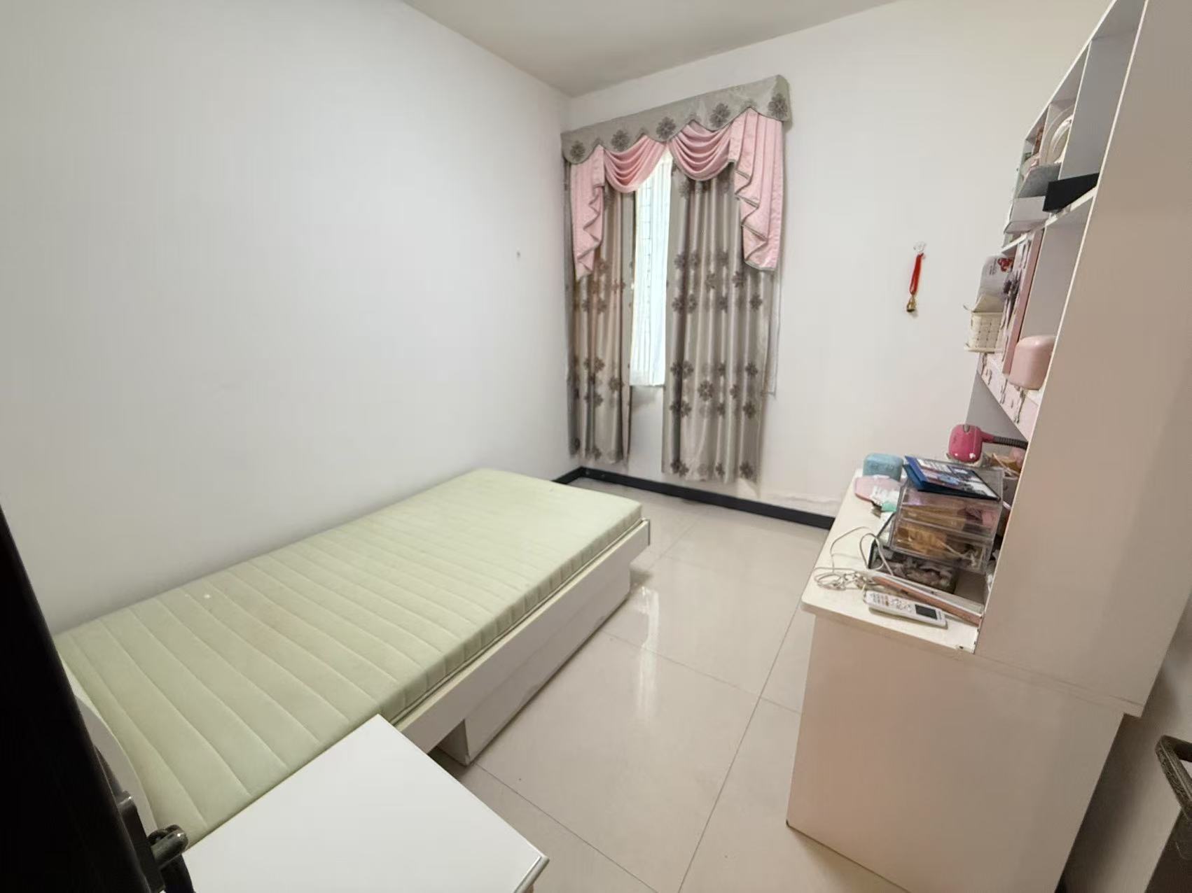 丽晶温泉海景花园一期(别名:丽晶维港、丽晶海景花园) 5室2厅2卫 315.0万 丽晶温泉海景花园一期(别名:丽晶维港、丽晶海景花园) 5室2厅2卫 315.0万室内图