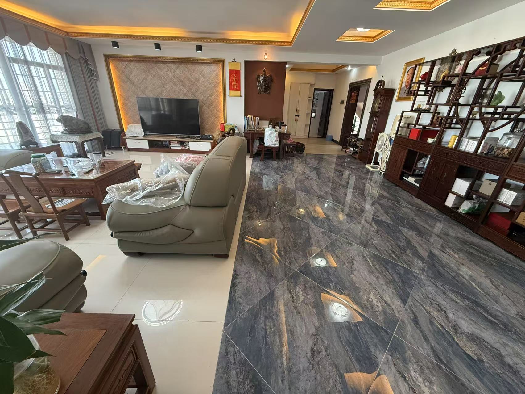 丽晶温泉海景花园一期(别名:丽晶维港、丽晶海景花园) 5室2厅2卫 315.0万 丽晶温泉海景花园一期(别名:丽晶维港、丽晶海景花园) 5室2厅2卫 315.0万室内图