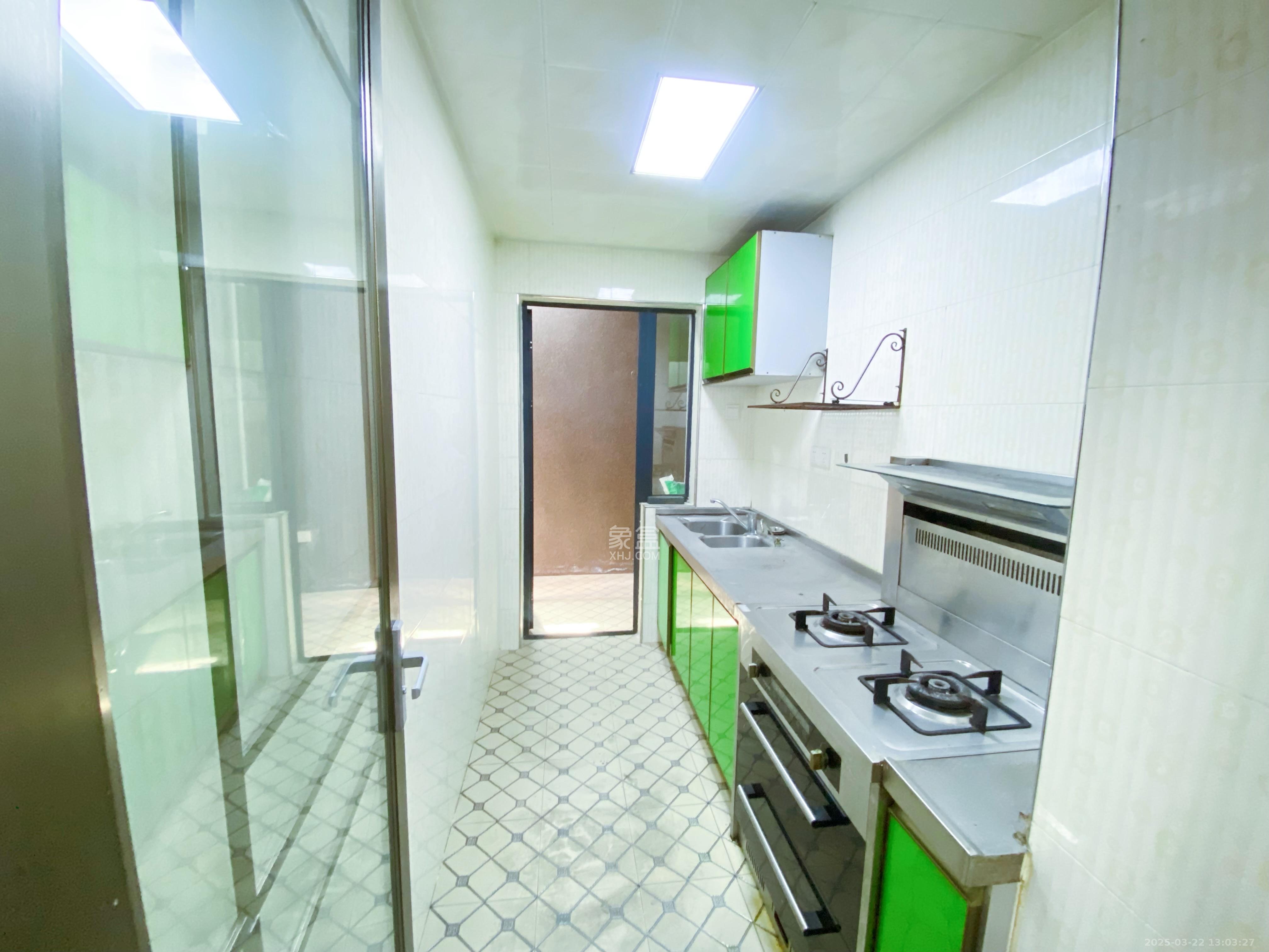 中海梅溪湖壹号 3室2厅1卫 2300.0元/月 中海梅溪湖壹号 3室2厅1卫 2300.0元/月室内图