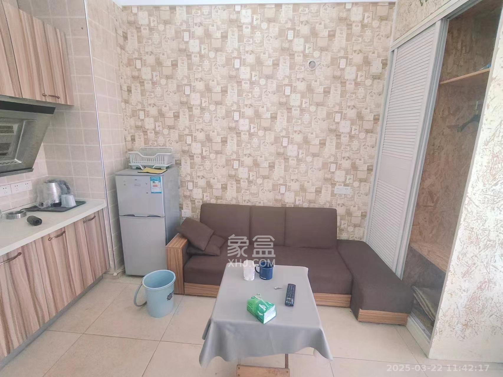 鑫远湘府逸园 1室1厅1卫 1300.0元/月 鑫远湘府逸园 1室1厅1卫 1300.0元/月室内图