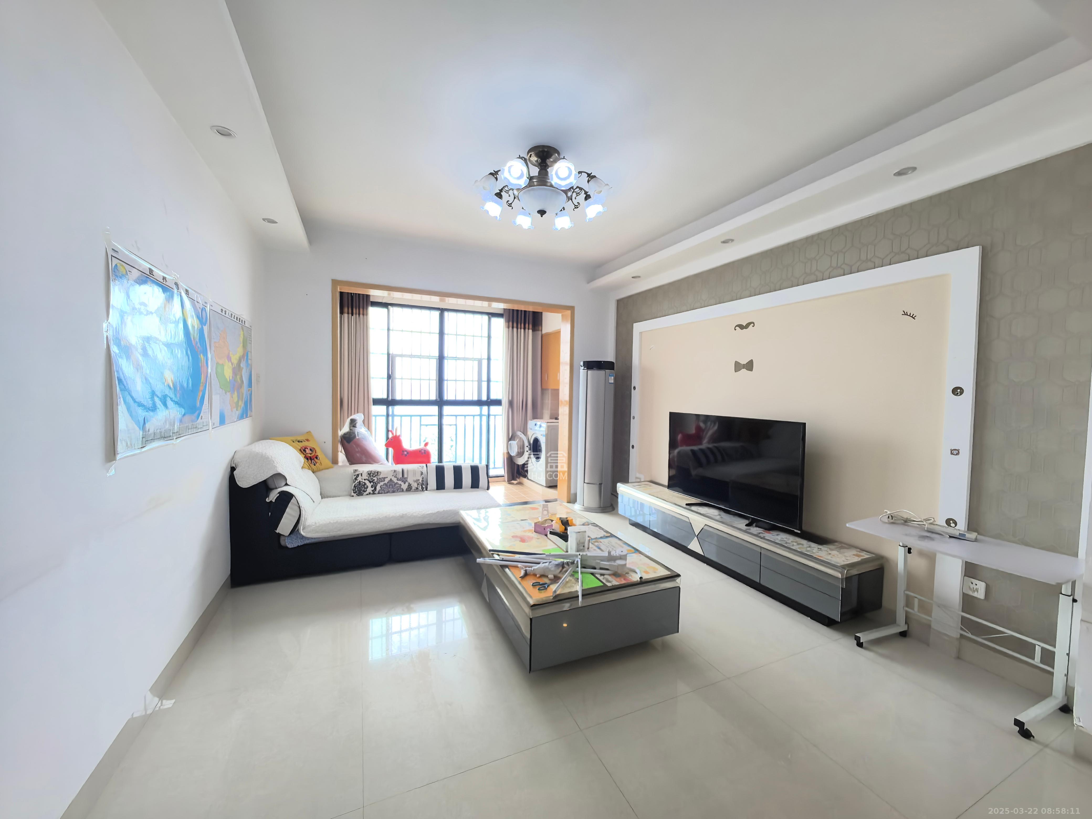 华雅花园  3室2厅2卫    60.0万 华雅花园  3室2厅2卫    60.0万客厅