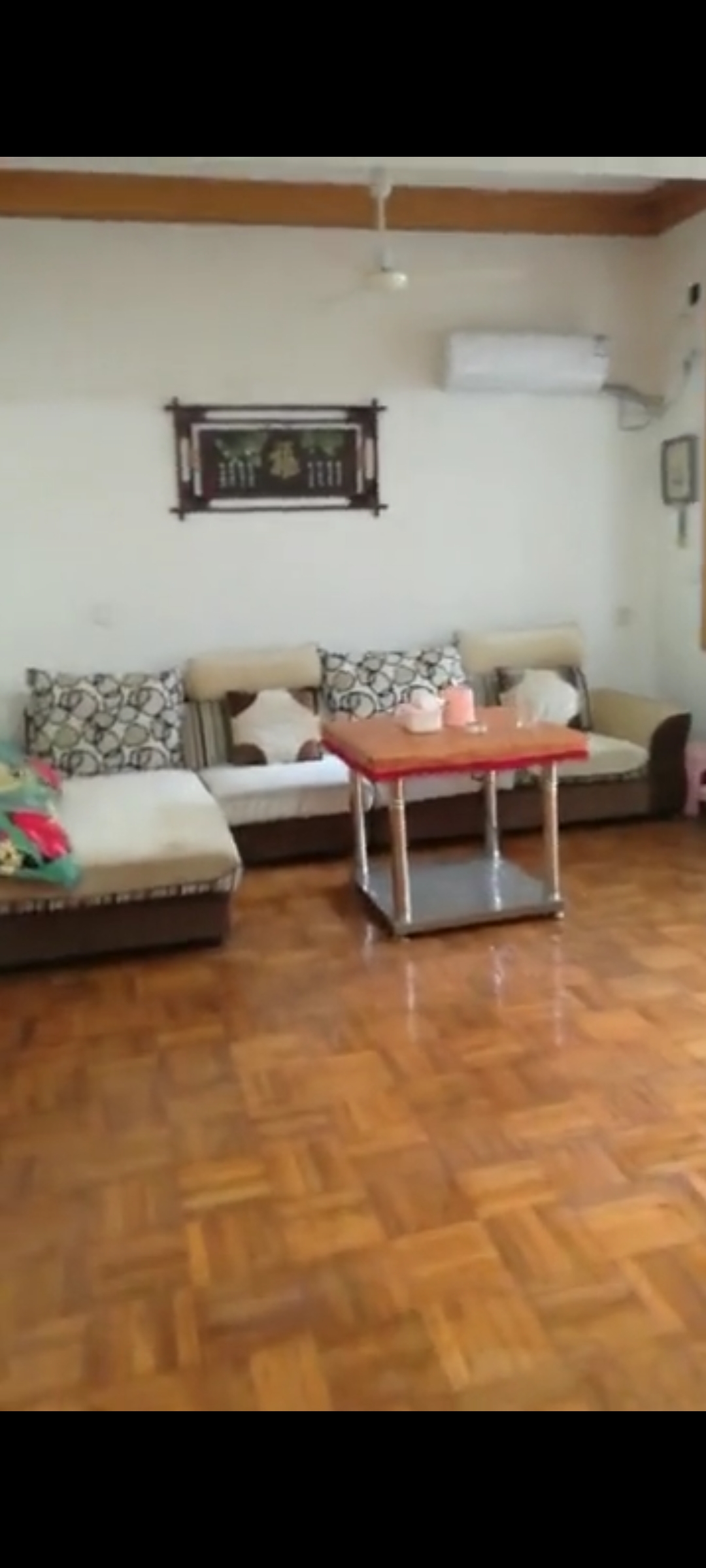 娄底技师学院家属院 4室1厅1卫 41.8万 娄底技师学院家属院 4室1厅1卫 41.8万客厅