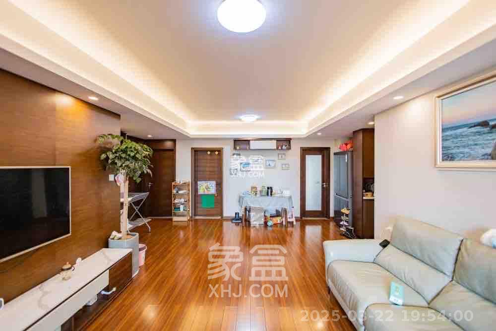 荣泰广场  3室2厅2卫   2700.00元/月室内图