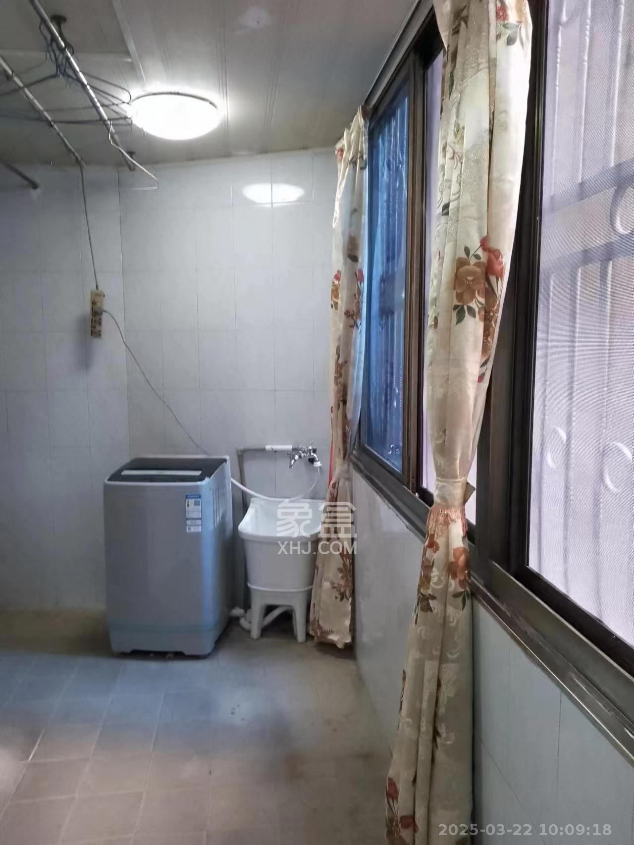 长沙市自来水公司住宅小区(白沙路119号) 2室1厅1卫 2400.0元/月 长沙市自来水公司住宅小区(白沙路119号) 2室1厅1卫 2400.0元/月室内图