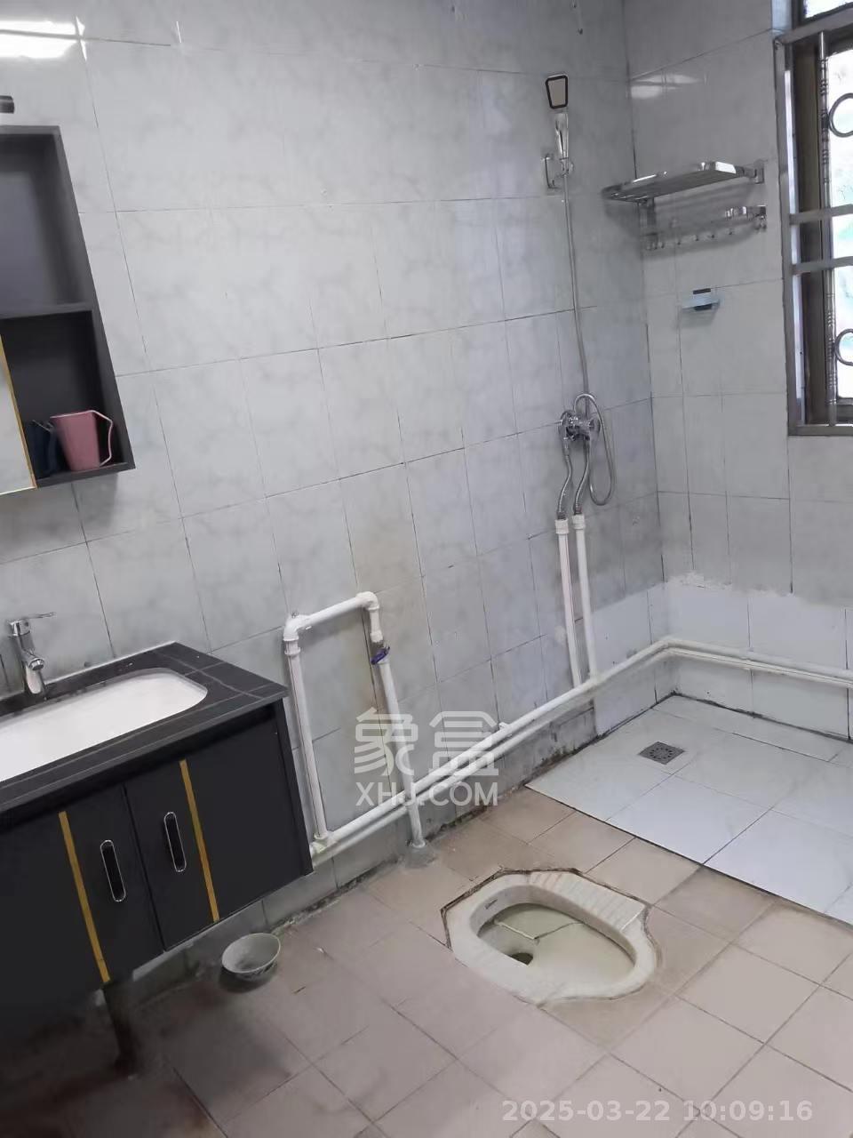 长沙市自来水公司住宅小区(白沙路119号) 2室1厅1卫 2400.0元/月 长沙市自来水公司住宅小区(白沙路119号) 2室1厅1卫 2400.0元/月室内图