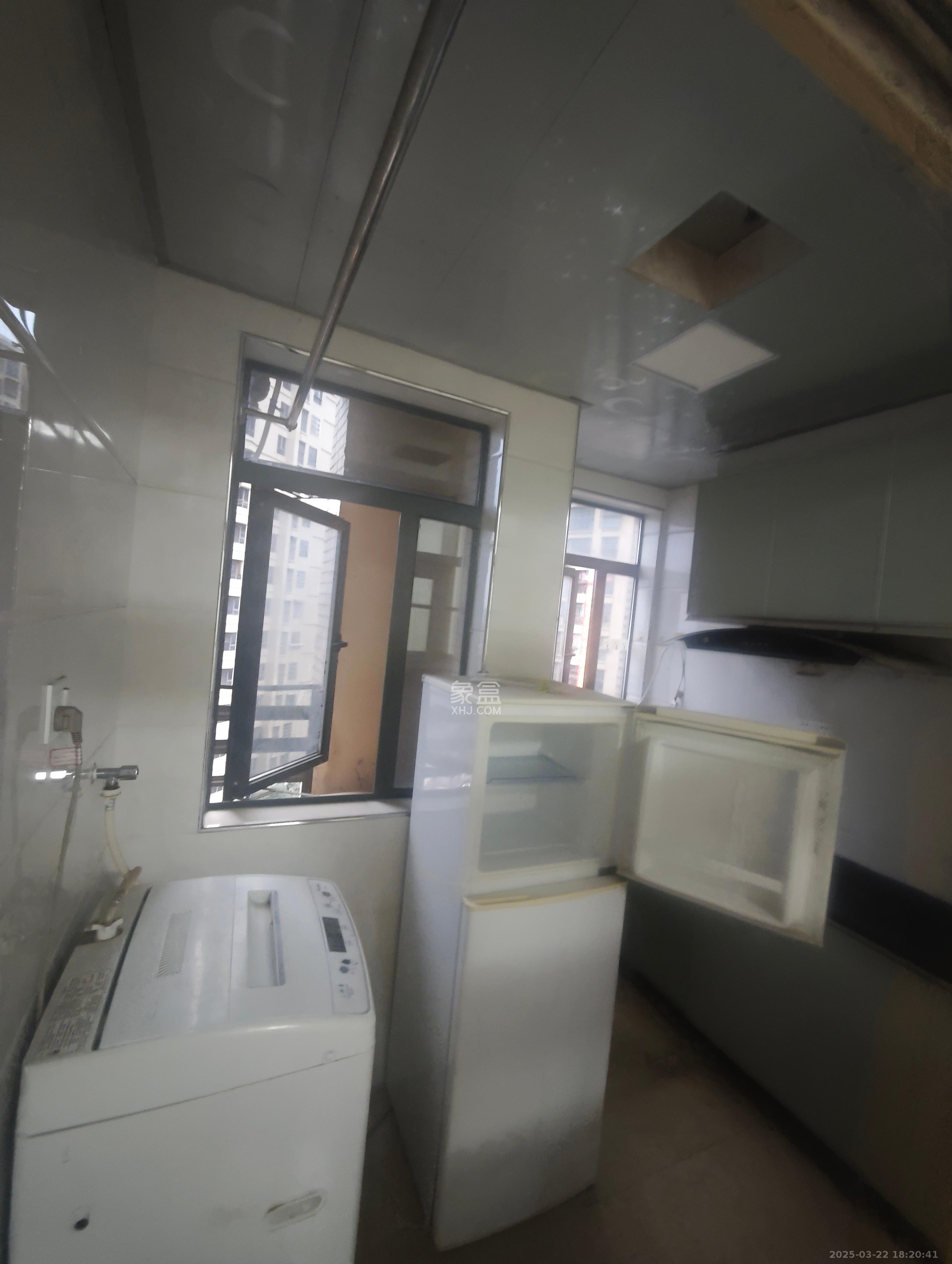 保利麓谷林语I区  1室1厅1卫   1200.00元/月室内图