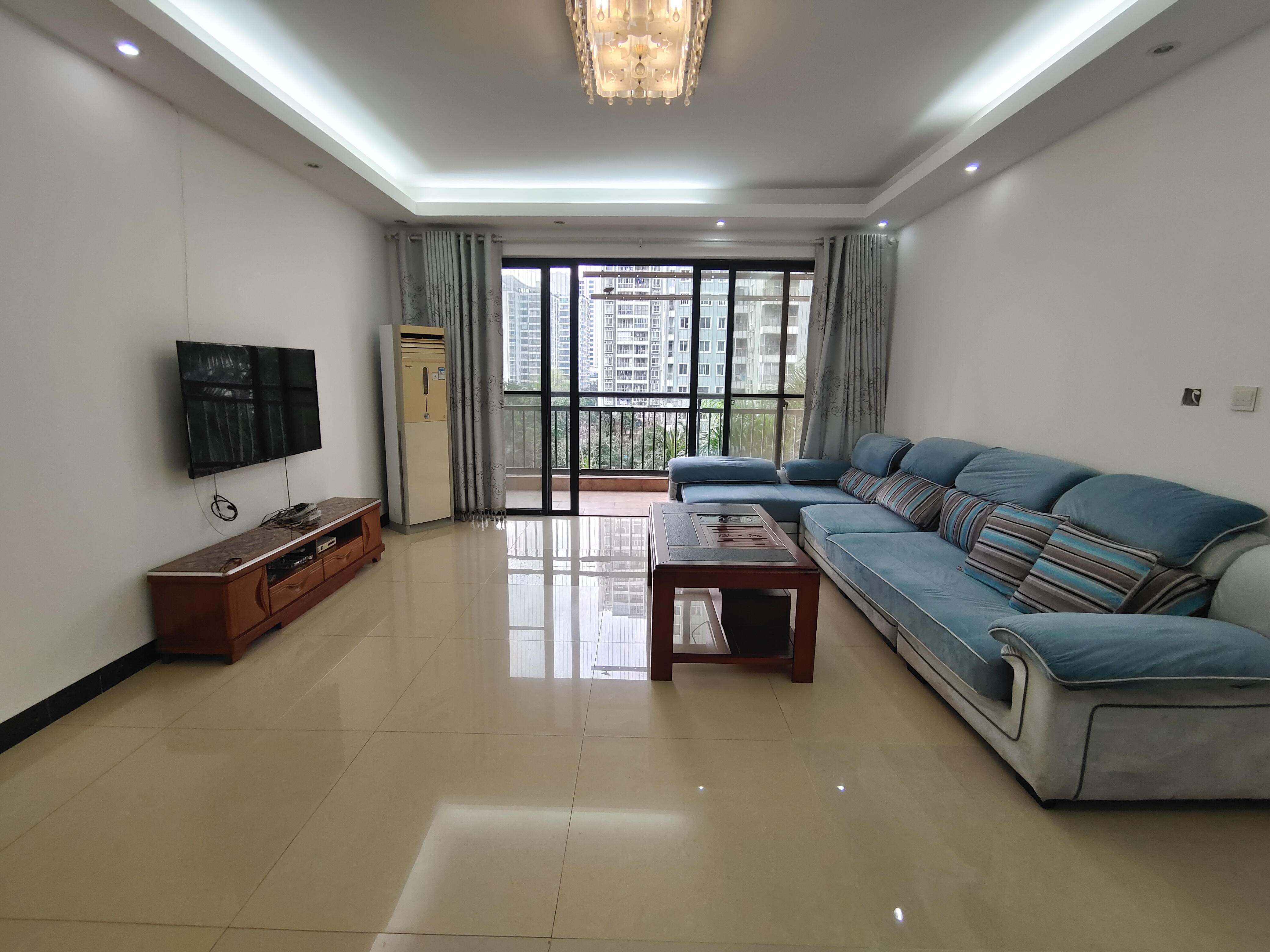 金碧文华 4室2厅2卫 3800.0元/月 金碧文华 4室2厅2卫 3800.0元/月室内图