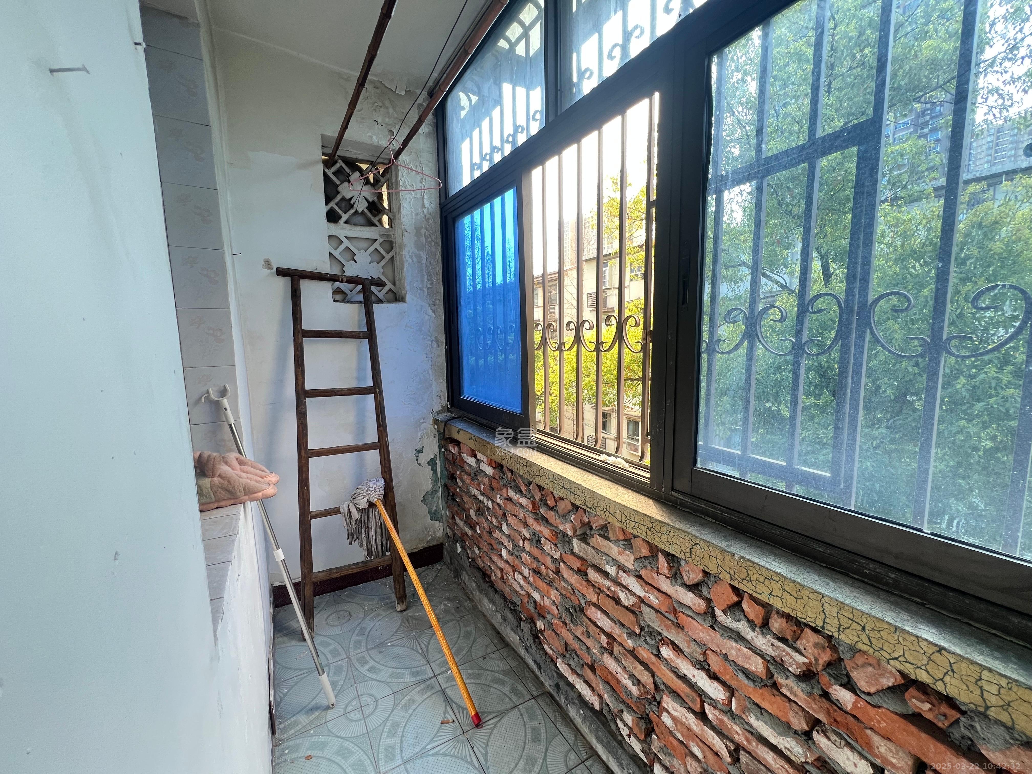 五一东村 1室1厅1卫 650.0元/月 五一东村 1室1厅1卫 650.0元/月室内图