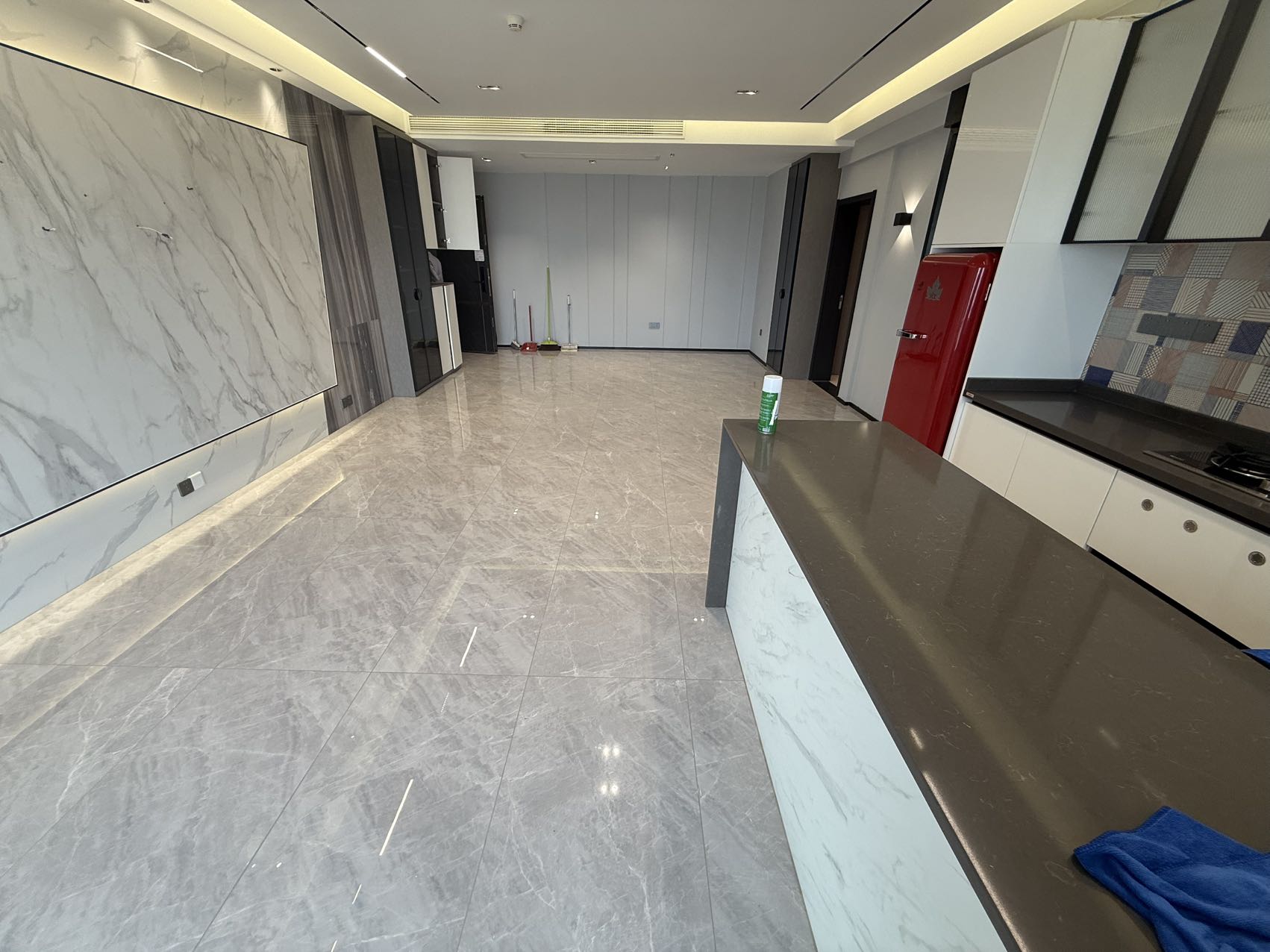 华润中心 2室2厅1卫 195.0万 华润中心 2室2厅1卫 195.0万室内图