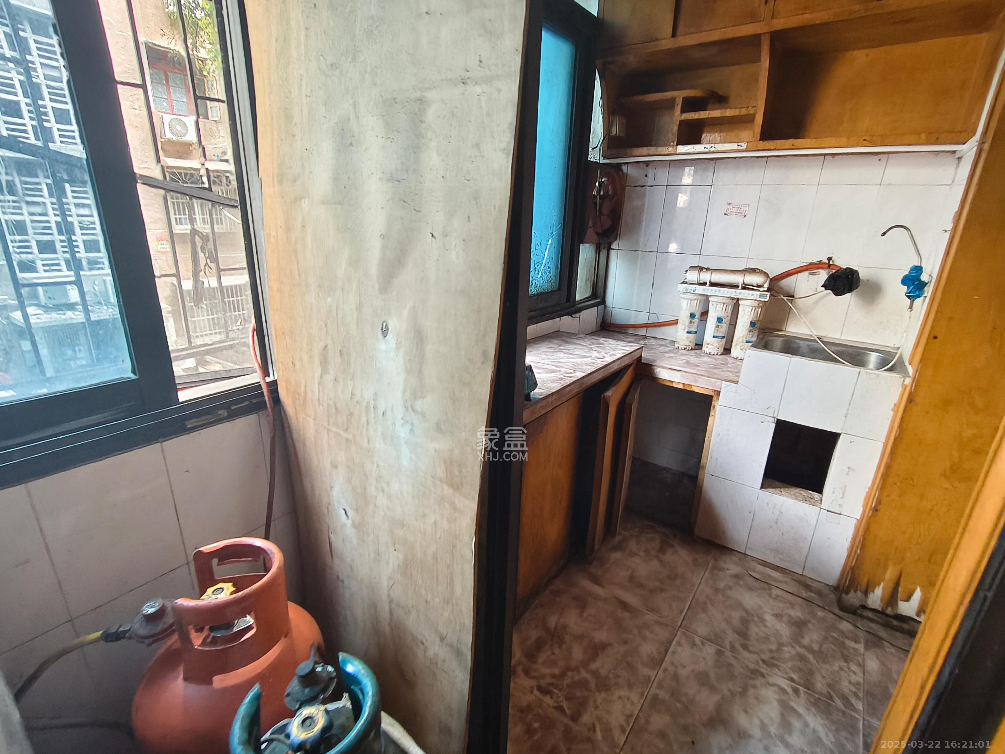 湖南省轻工业品进出口公司宿舍/外贸宿舍 2室1厅1卫 1400.0元/月 湖南省轻工业品进出口公司宿舍/外贸宿舍 2室1厅1卫 1400.0元/月室内图