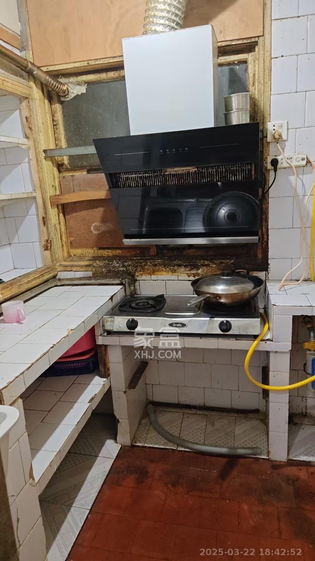 桐荫里社区  2室1厅1卫    1600.0元/月 桐荫里社区  2室1厅1卫    1600.0元/月室内图