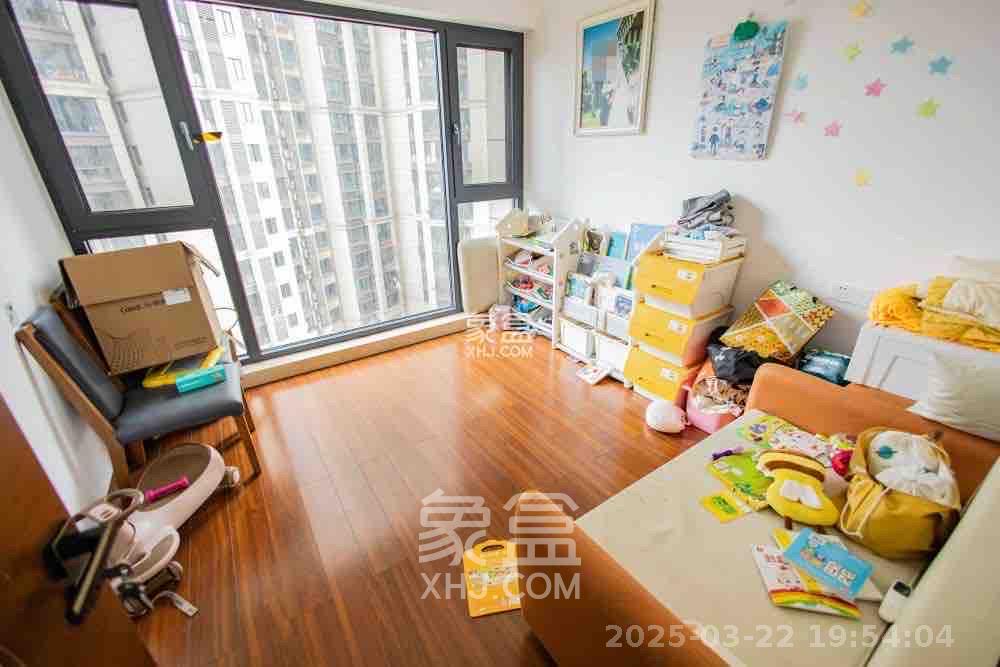 荣泰广场  3室2厅2卫   2700.00元/月室内图