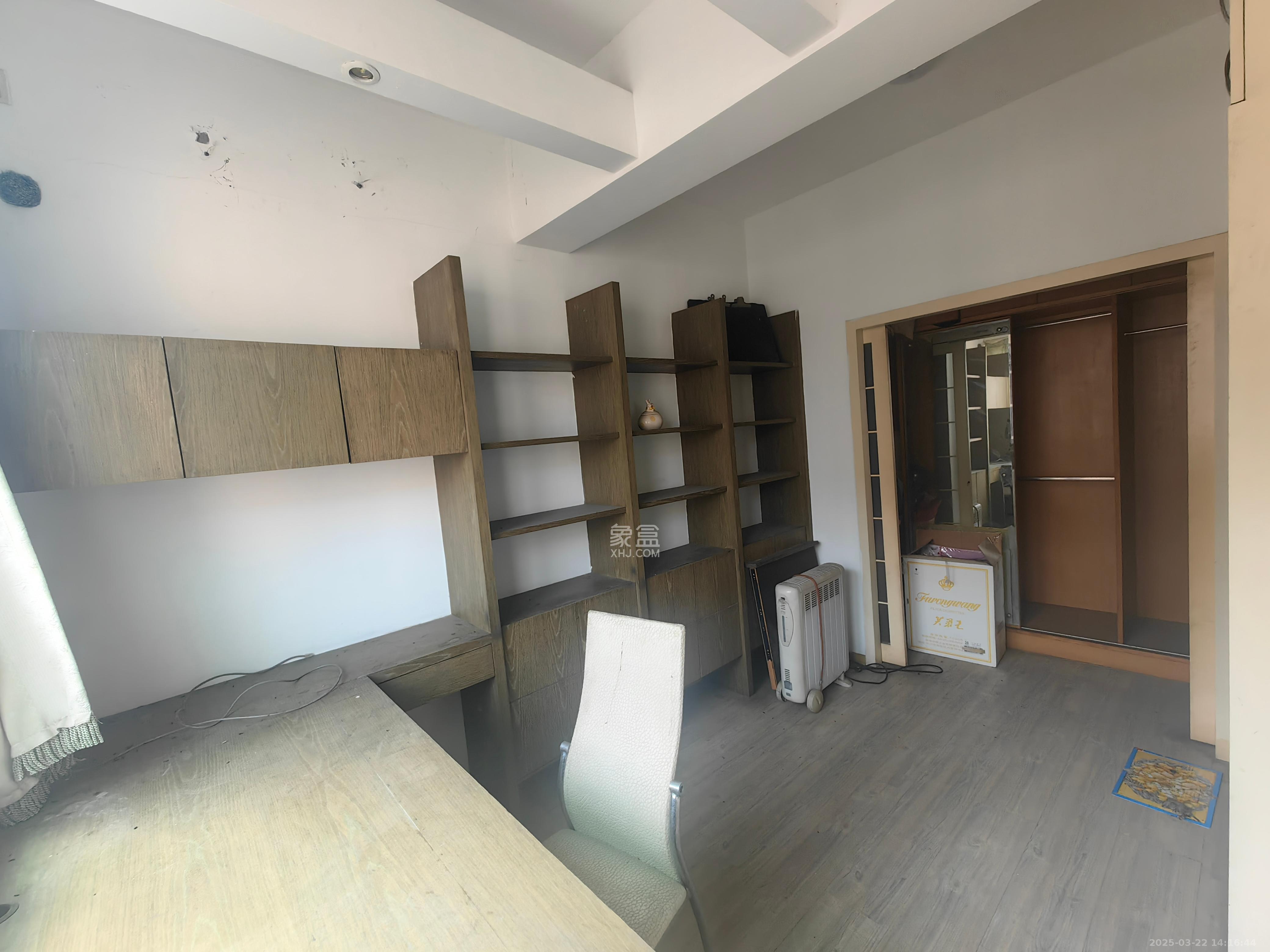 鑫天花园 4室2厅2卫 2200.0元/月 鑫天花园 4室2厅2卫 2200.0元/月室内图