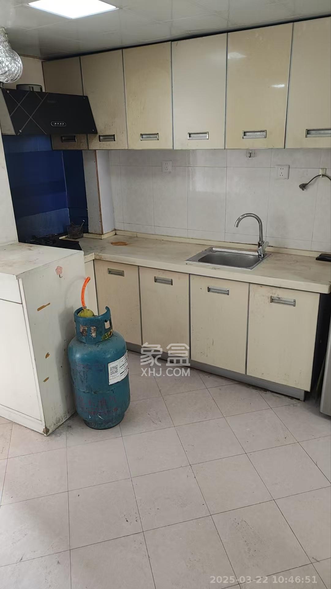 阳光100二期 1室1厅1卫 1300.0元/月 阳光100二期 1室1厅1卫 1300.0元/月室内图