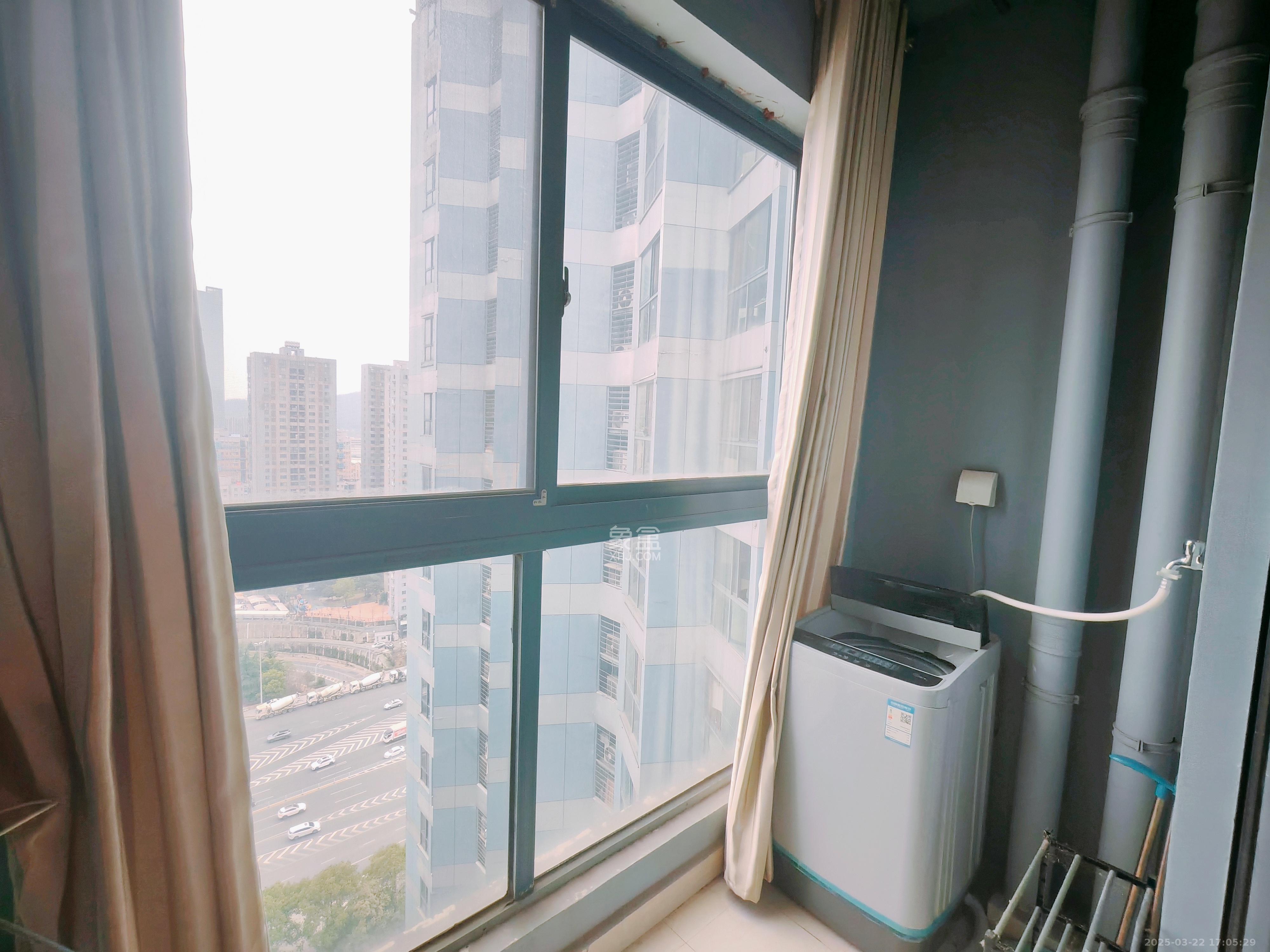 绿地中央广场  1室0厅1卫   1600.00元/月室内图