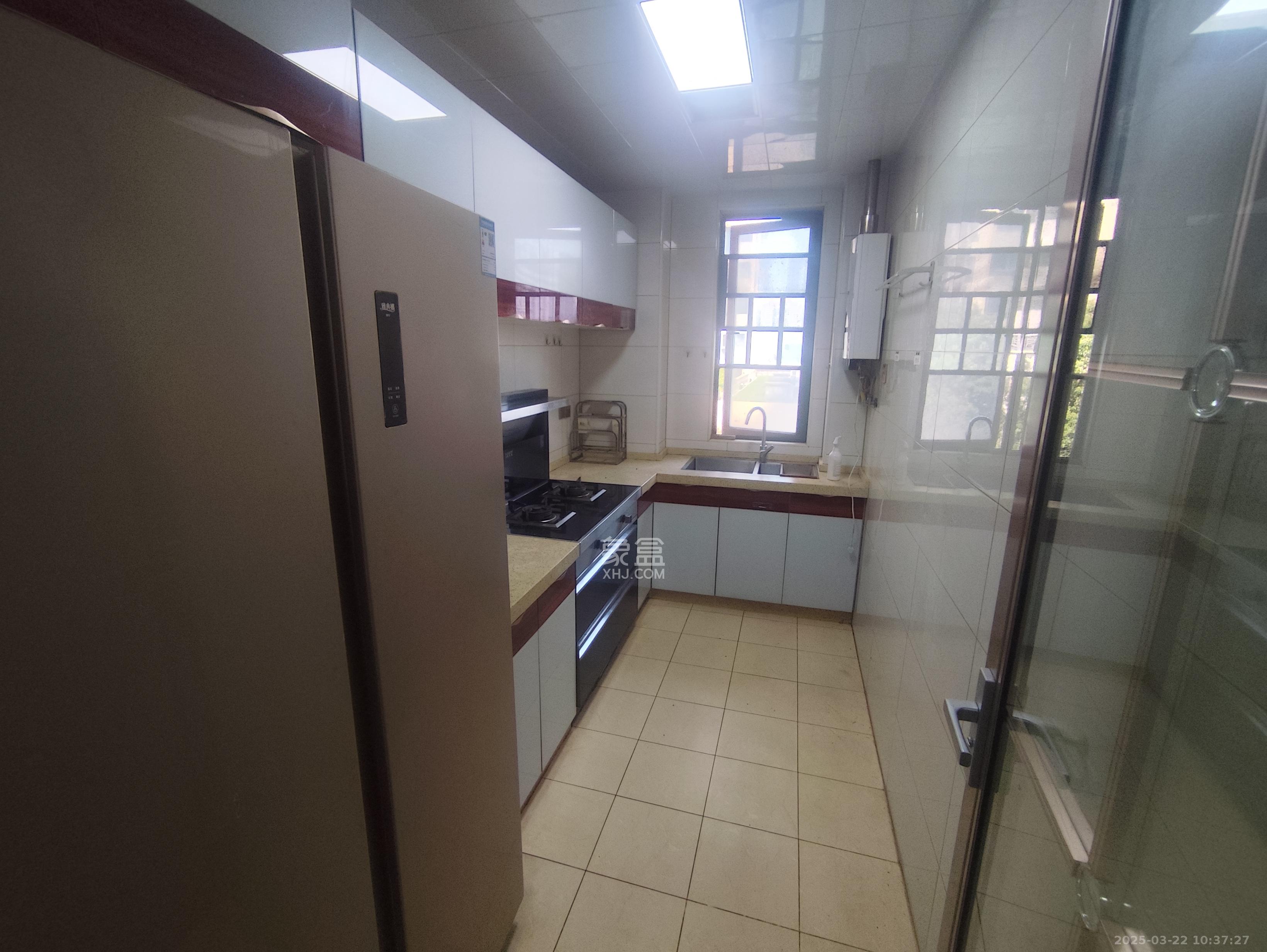 金轮星光名座 4室2厅2卫 3200.0元/月 金轮星光名座 4室2厅2卫 3200.0元/月室内图