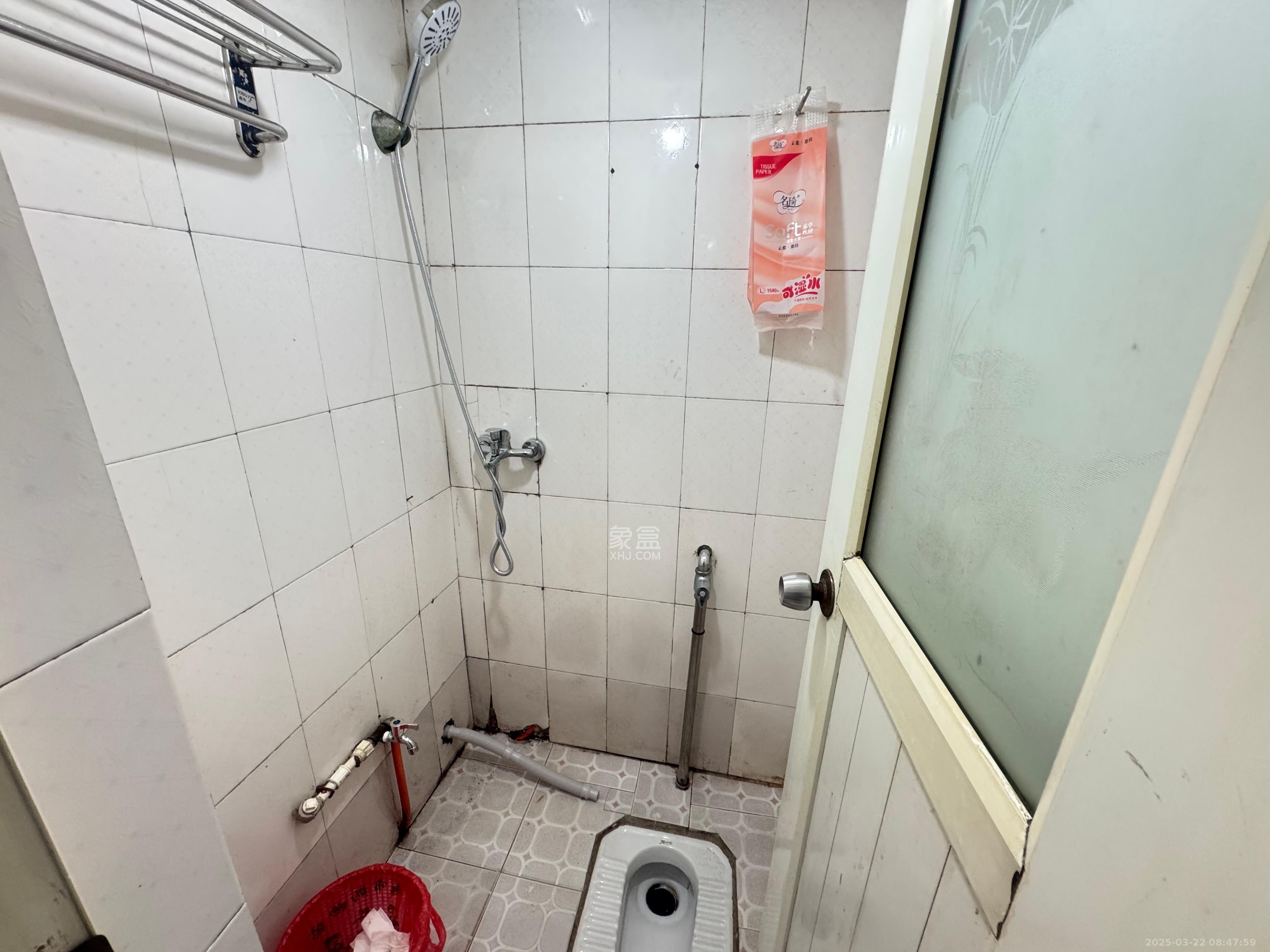 新桥小区  1室1厅1卫   700.00元/月室内图