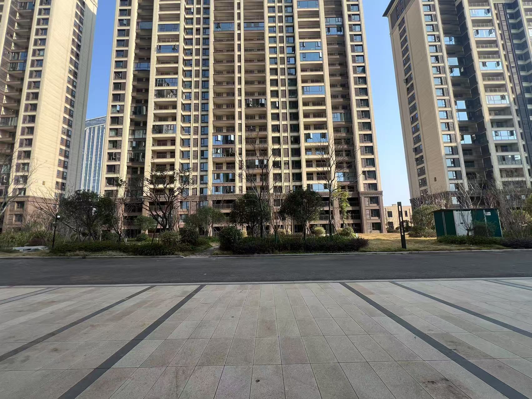 荣盛中央御府  3室2厅2卫    53.8万 荣盛中央御府  3室2厅2卫    53.8万小区图