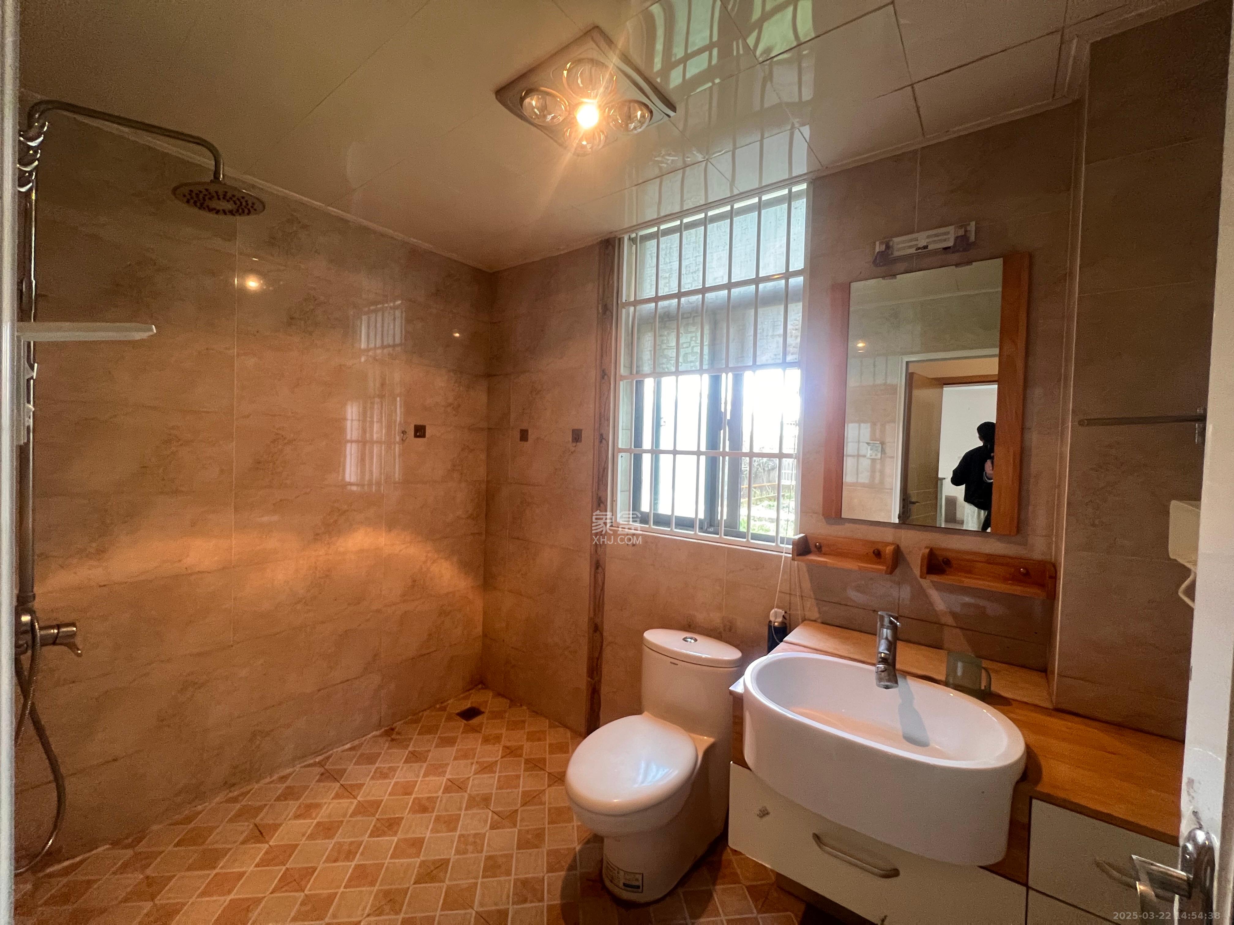 恒盛世家  3室2厅2卫    2200.0元/月 恒盛世家  3室2厅2卫    2200.0元/月室内图