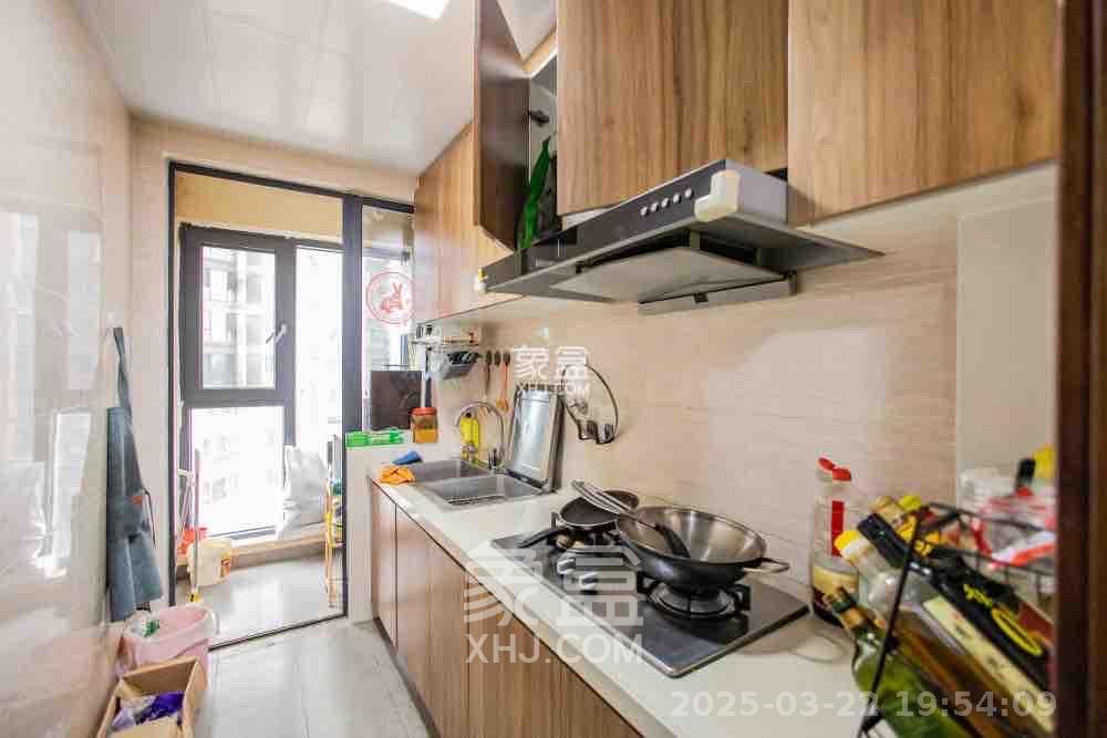 荣泰广场  3室2厅2卫   2700.00元/月室内图