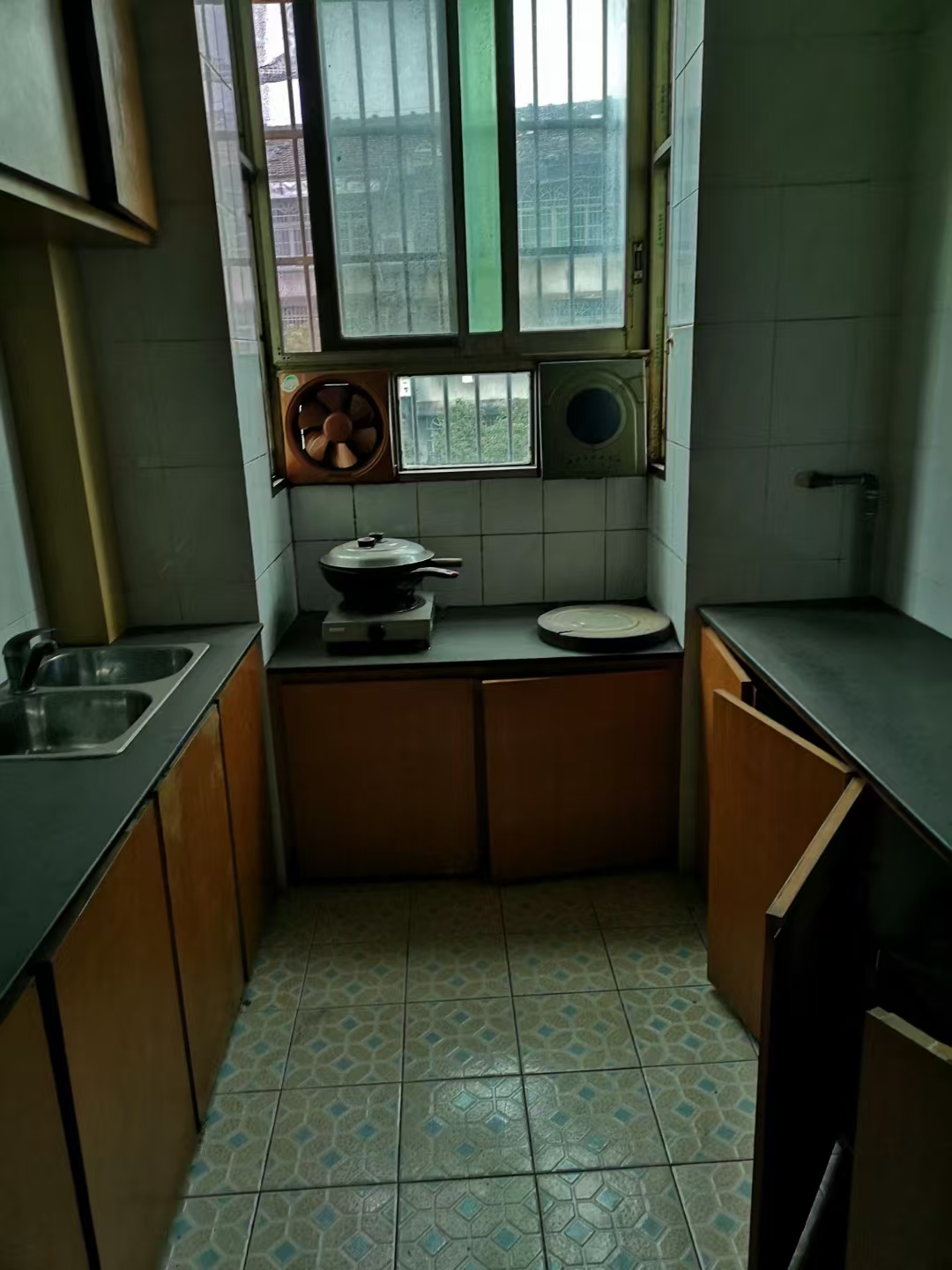 赫山区同心苑小区 3室2厅1卫 1200.0元/月 赫山区同心苑小区 3室2厅1卫 1200.0元/月室内图