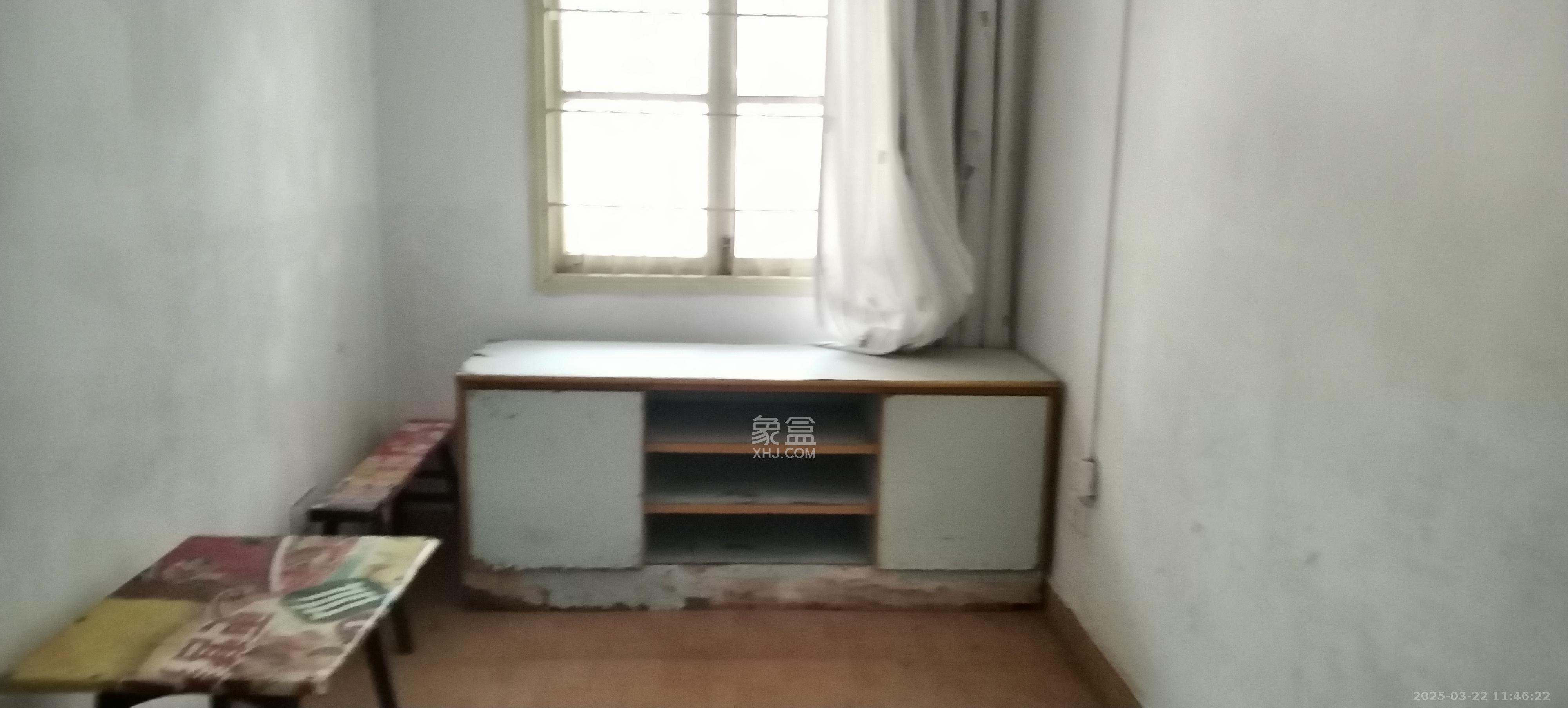 三湘小区  2室2厅1卫   1300.00元/月室内图