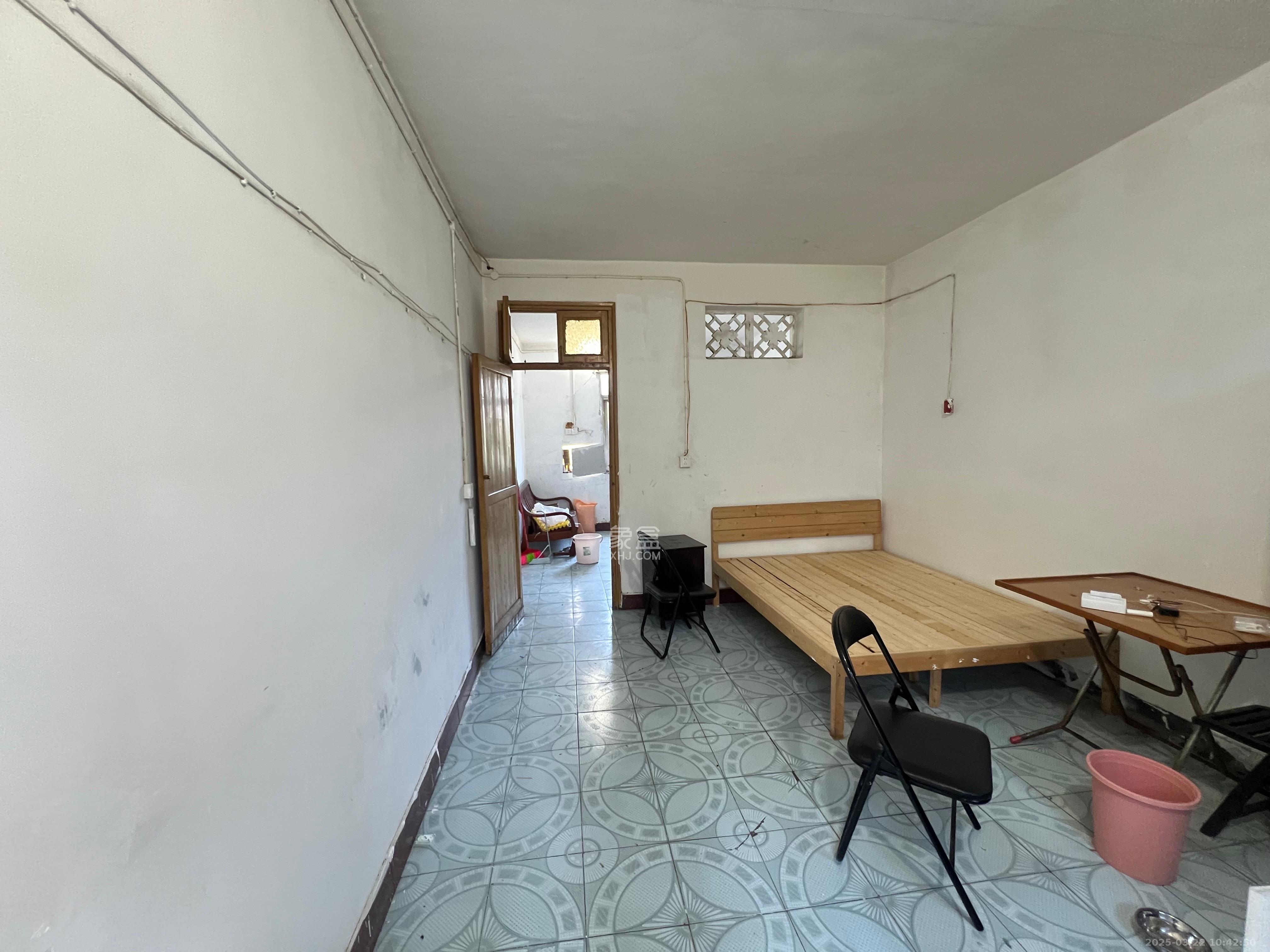 五一东村 1室1厅1卫 650.0元/月 五一东村 1室1厅1卫 650.0元/月室内图