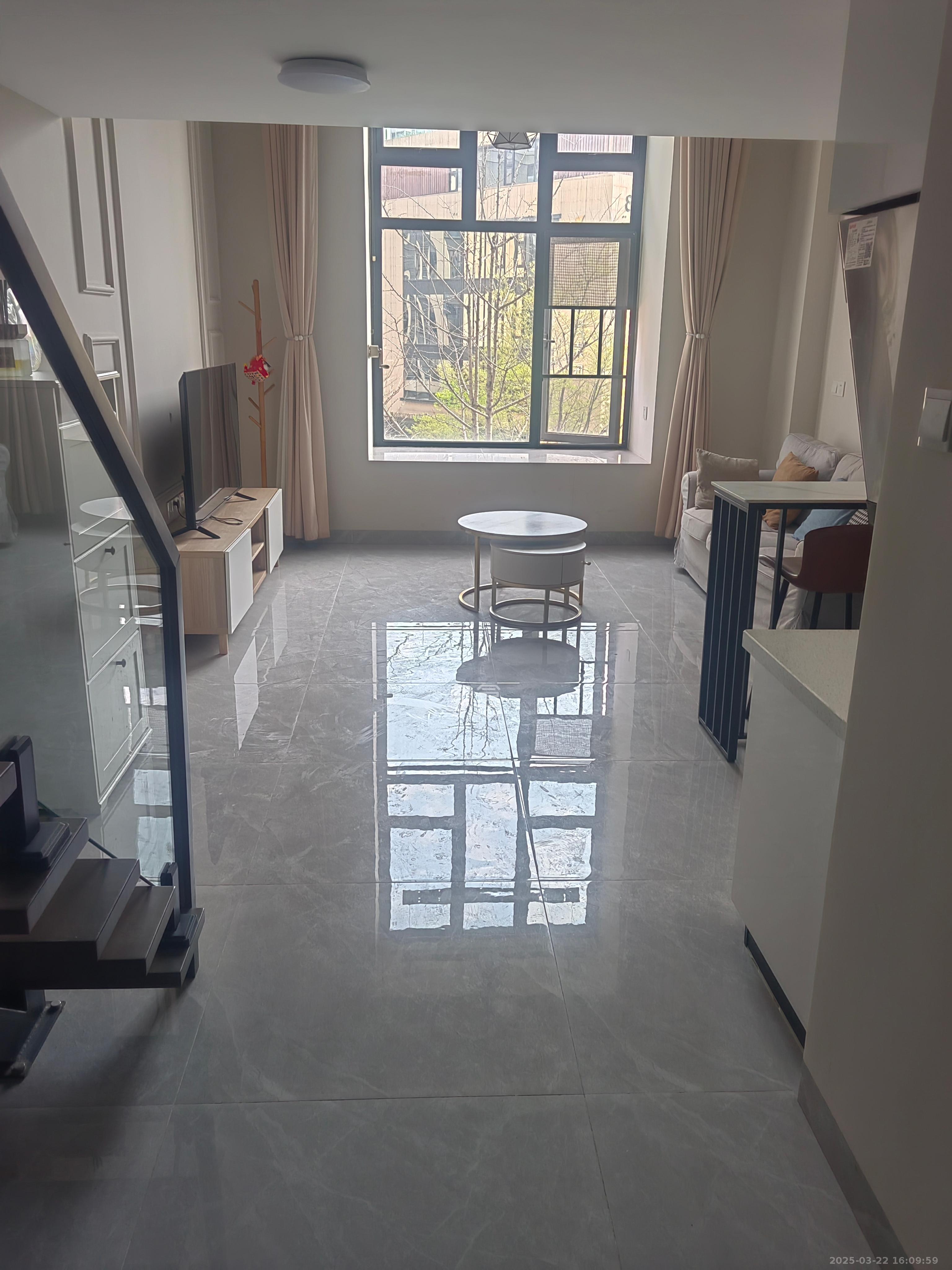 龙湖新壹城 1室1厅1卫 2400.0元/月 龙湖新壹城 1室1厅1卫 2400.0元/月室内图