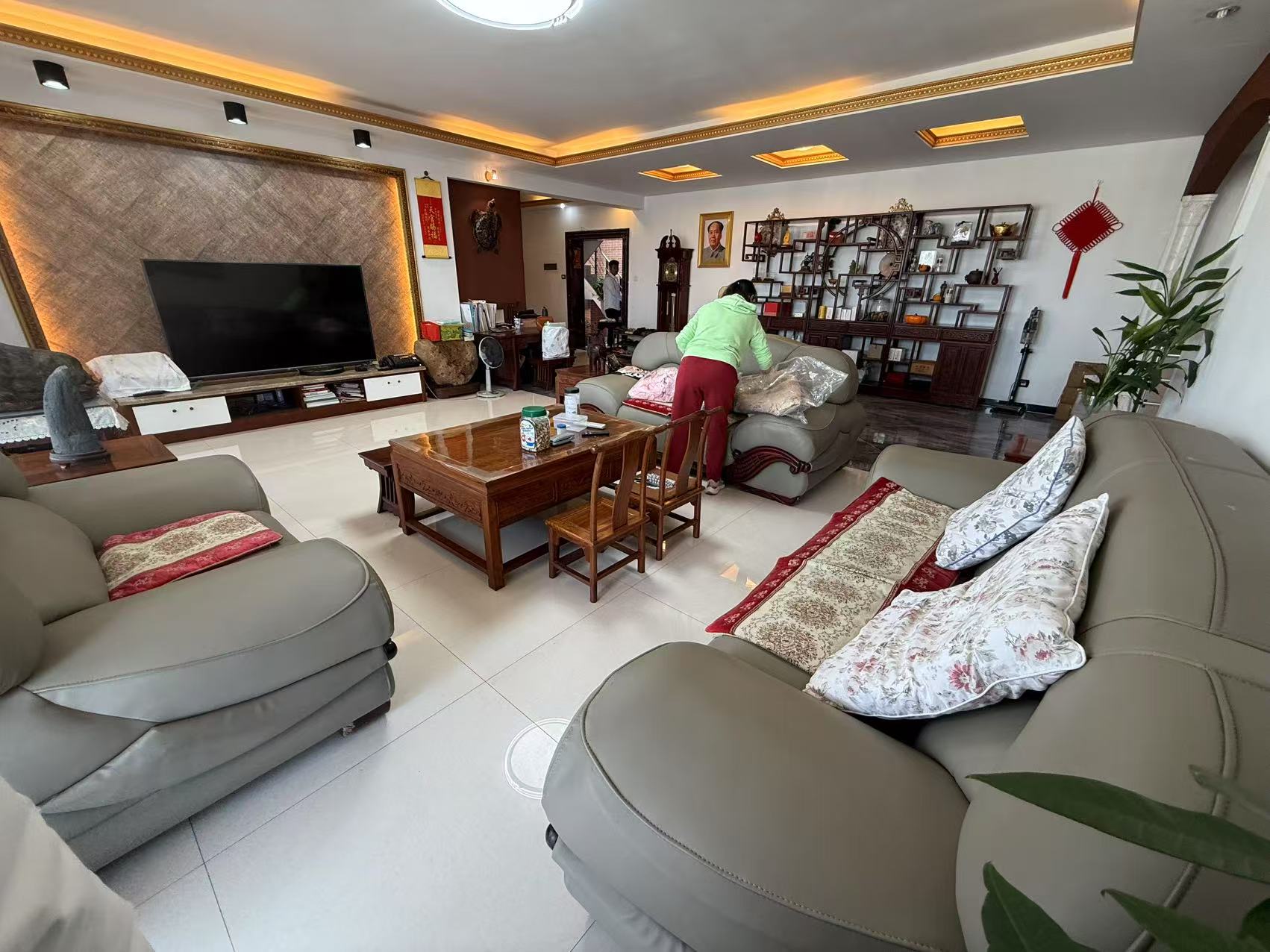 丽晶温泉海景花园一期(别名:丽晶维港、丽晶海景花园) 5室2厅2卫 315.0万 丽晶温泉海景花园一期(别名:丽晶维港、丽晶海景花园) 5室2厅2卫 315.0万室内图