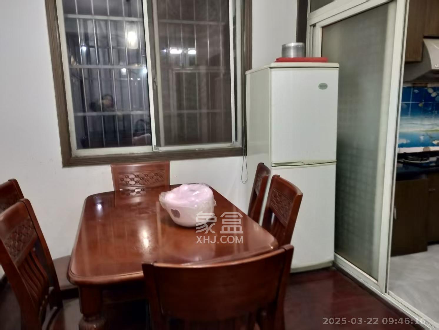 新星小区 3室2厅2卫 1800.0元/月 新星小区 3室2厅2卫 1800.0元/月室内图