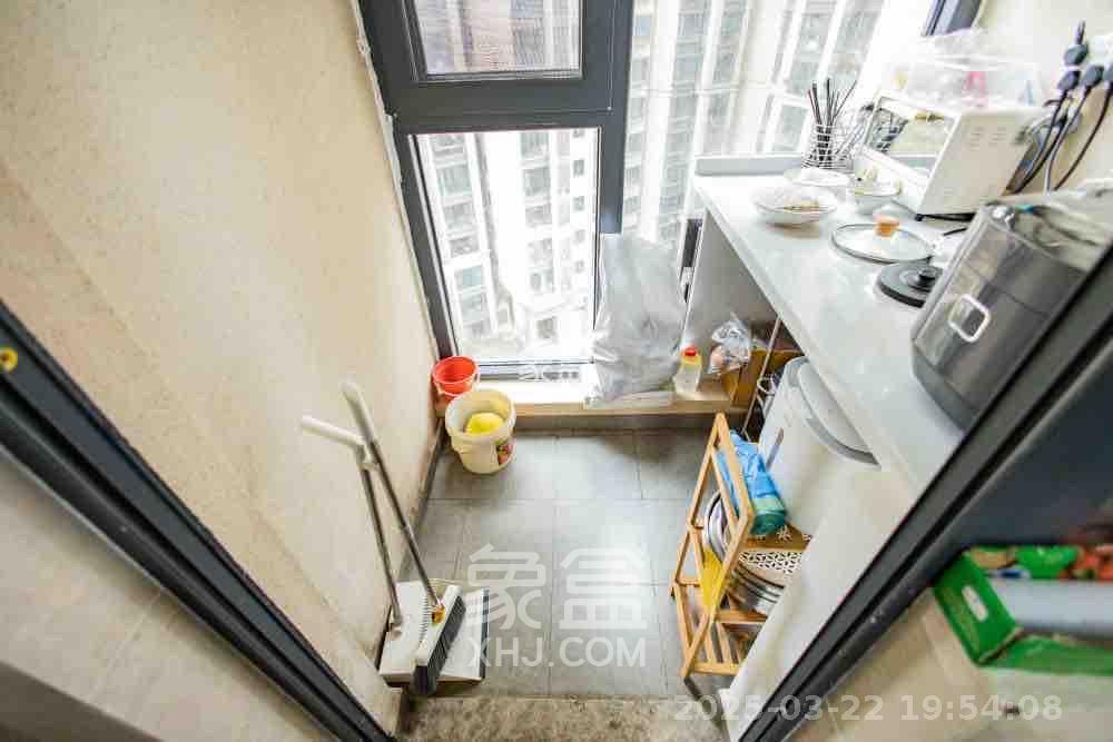 荣泰广场  3室2厅2卫   2700.00元/月室内图