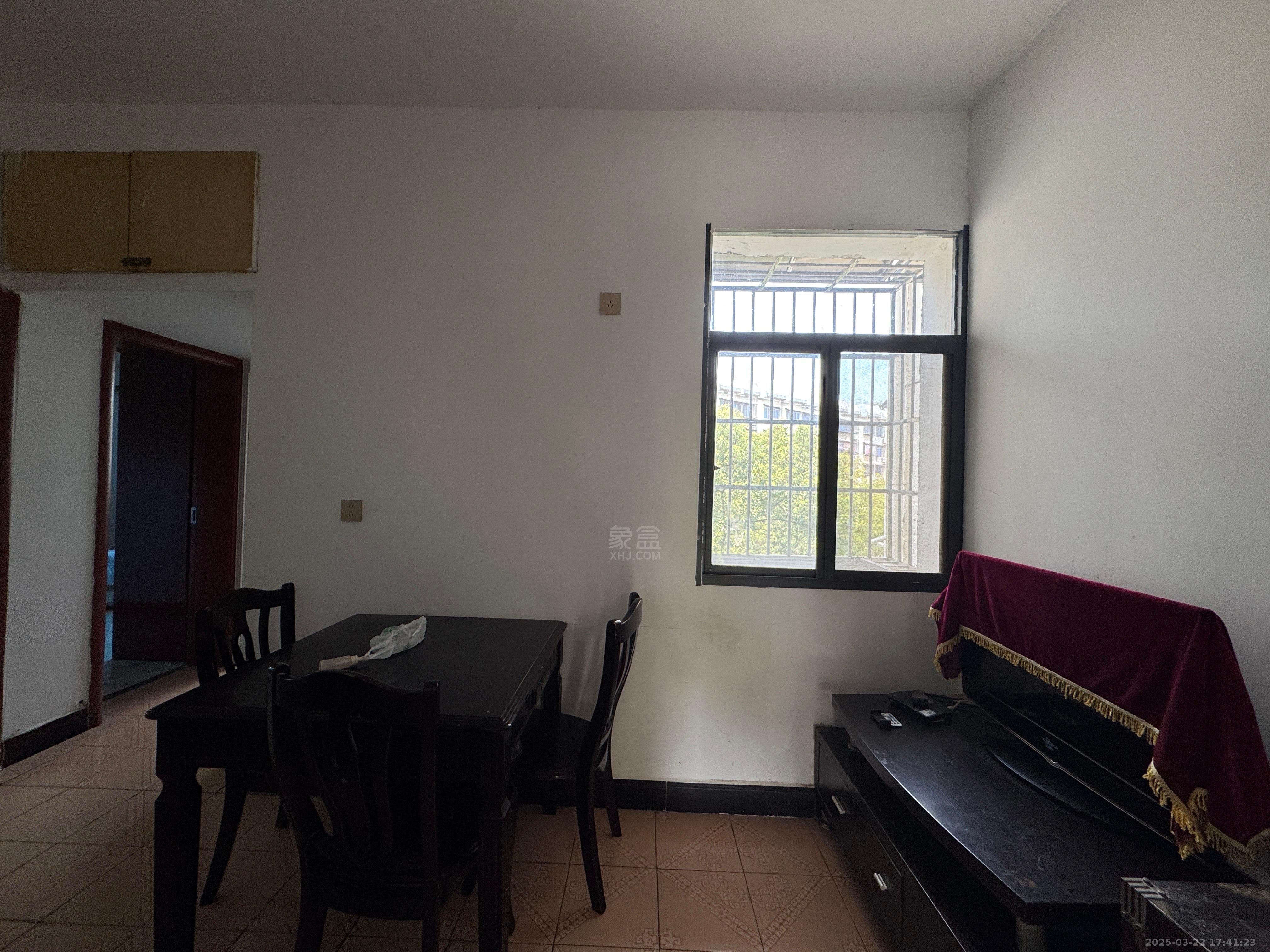 铁路小区 1室0厅0卫 1000.0元/月 铁路小区 1室0厅0卫 1000.0元/月室内图