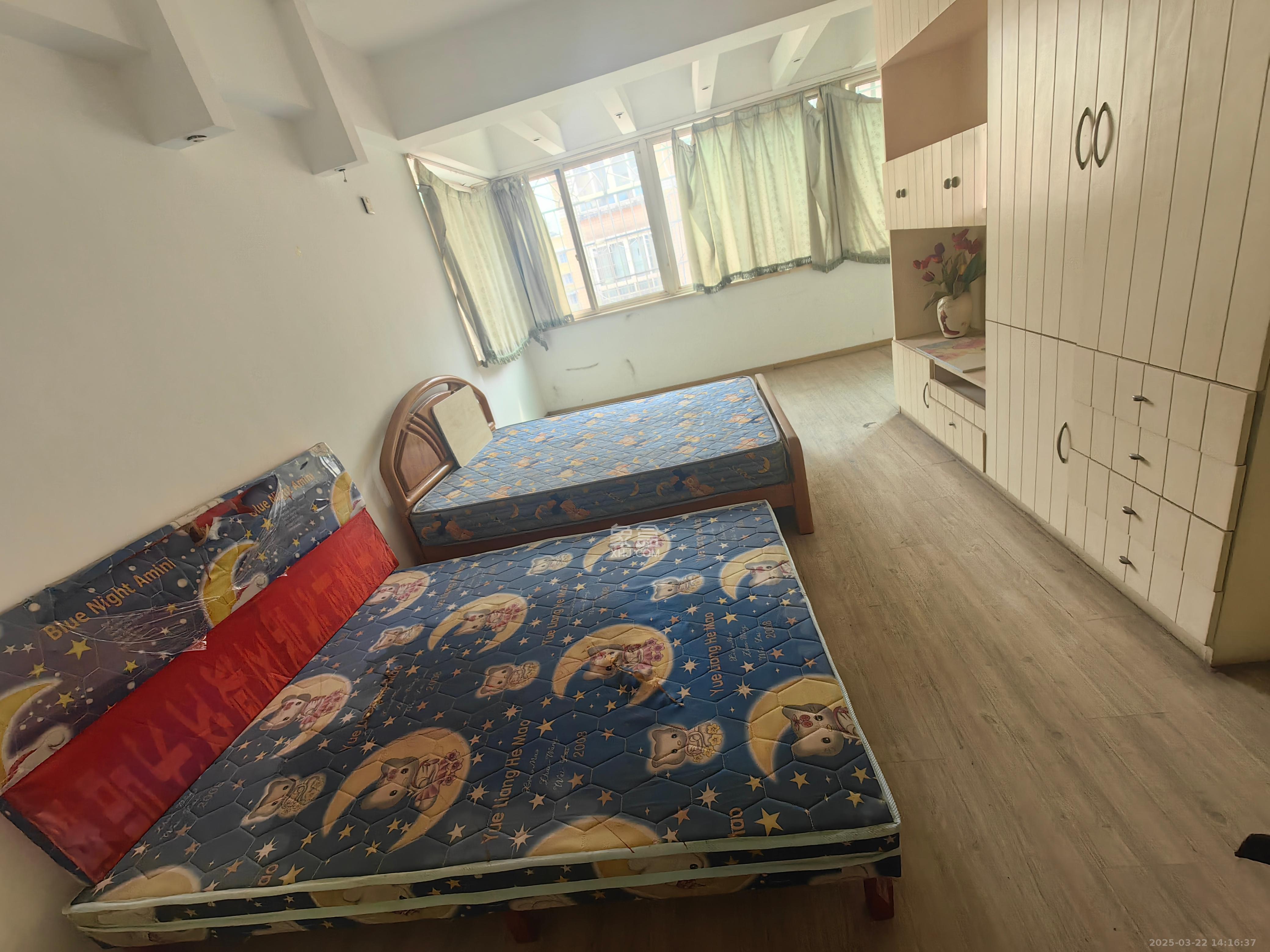 鑫天花园 4室2厅2卫 2200.0元/月 鑫天花园 4室2厅2卫 2200.0元/月室内图