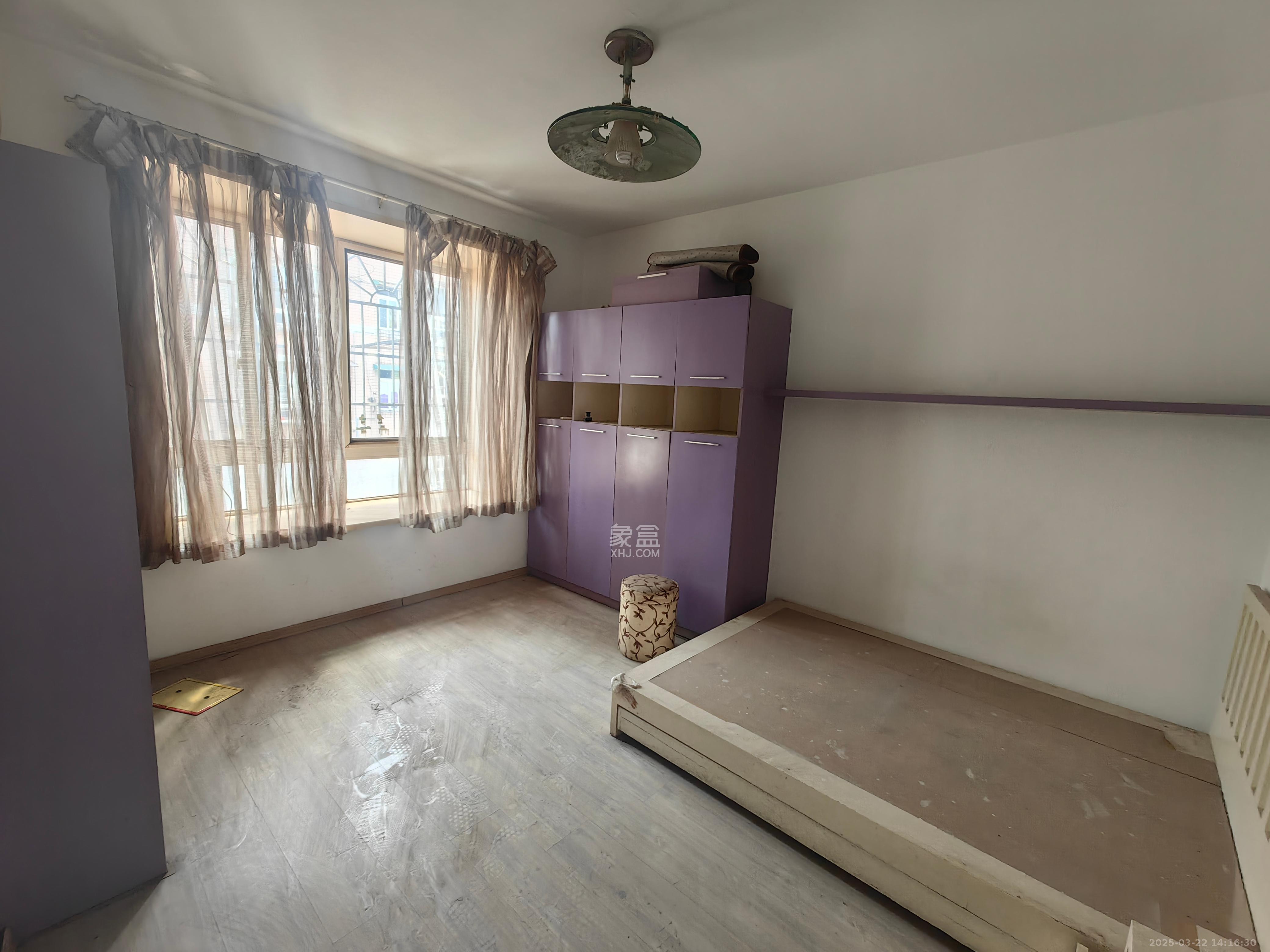 鑫天花园 4室2厅2卫 2200.0元/月 鑫天花园 4室2厅2卫 2200.0元/月室内图