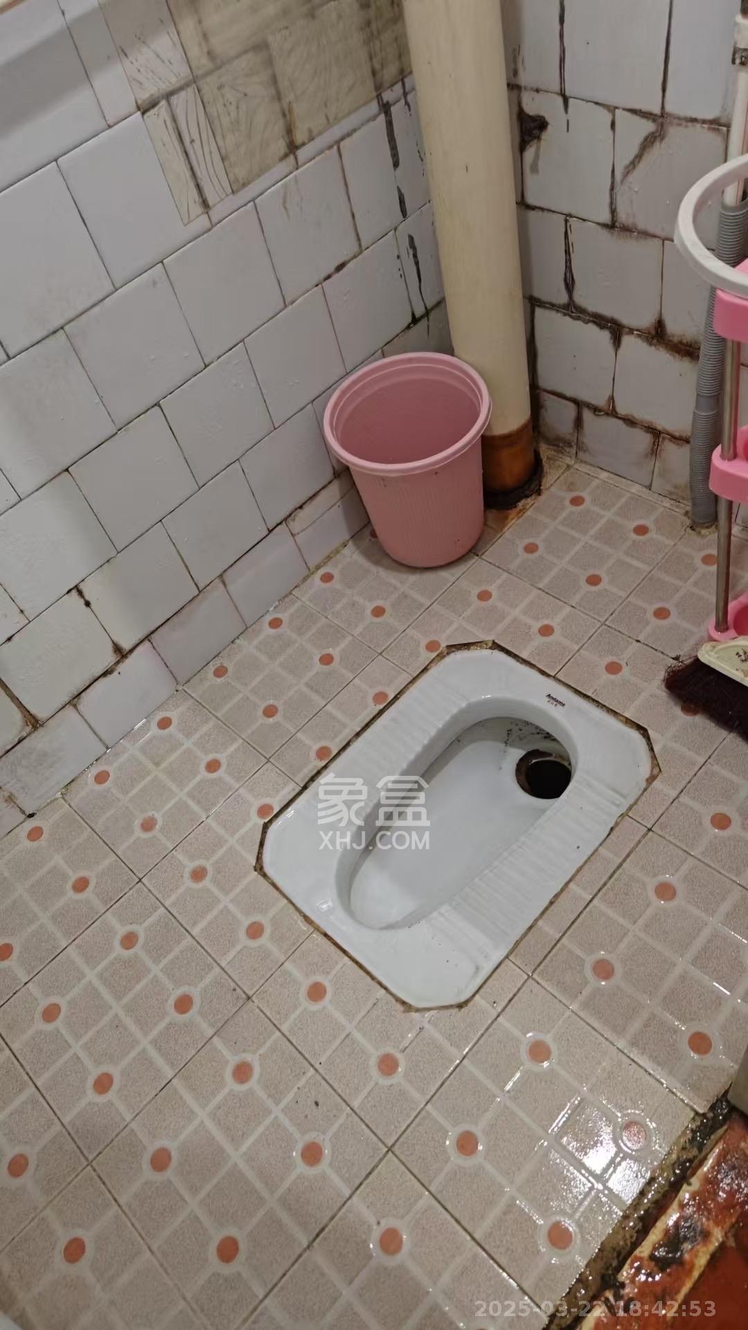 桐荫里社区  2室1厅1卫    1600.0元/月 桐荫里社区  2室1厅1卫    1600.0元/月室内图