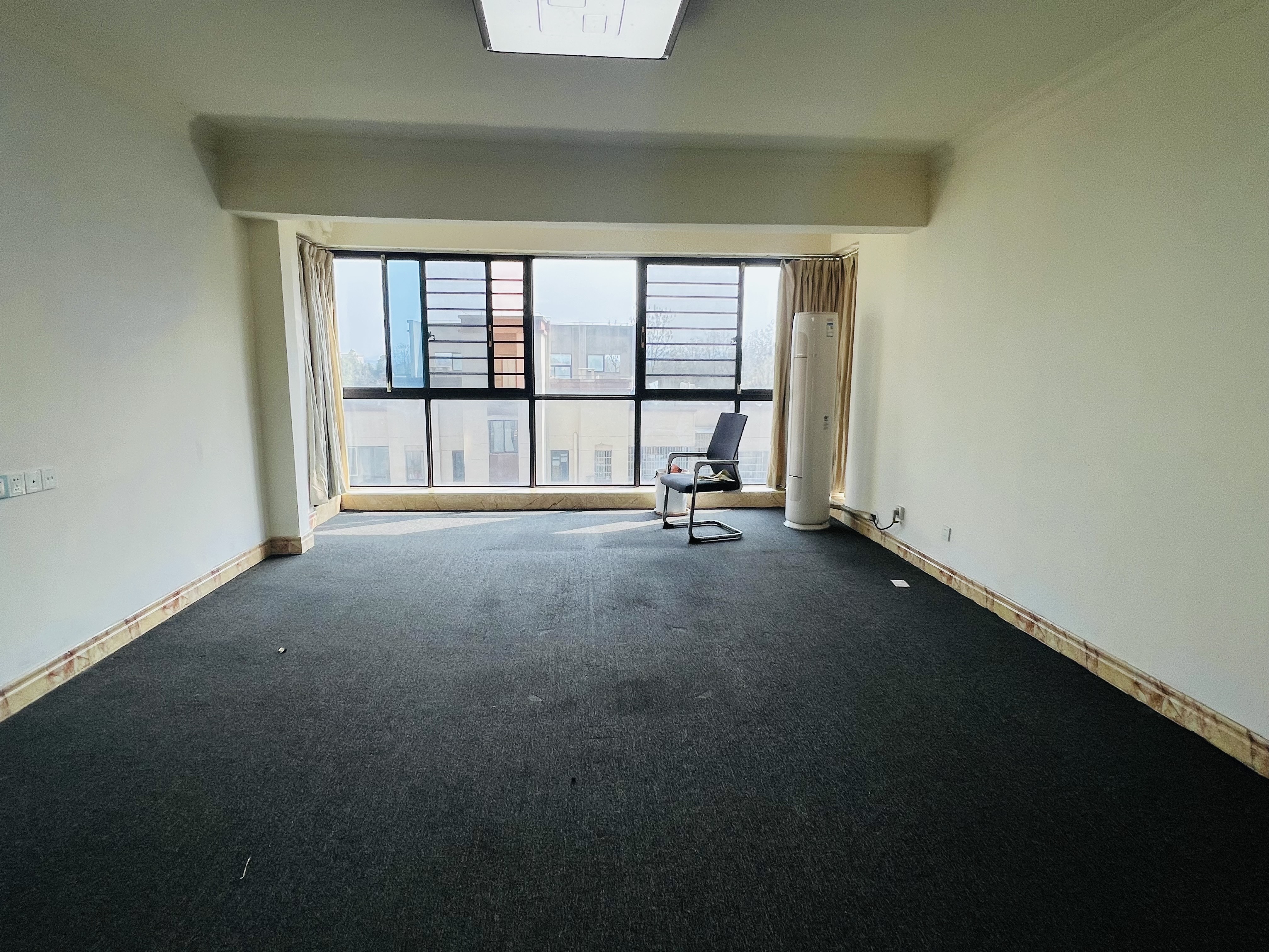 碧桂园 4室2厅2卫 1700.0元/月 碧桂园 4室2厅2卫 1700.0元/月室内图