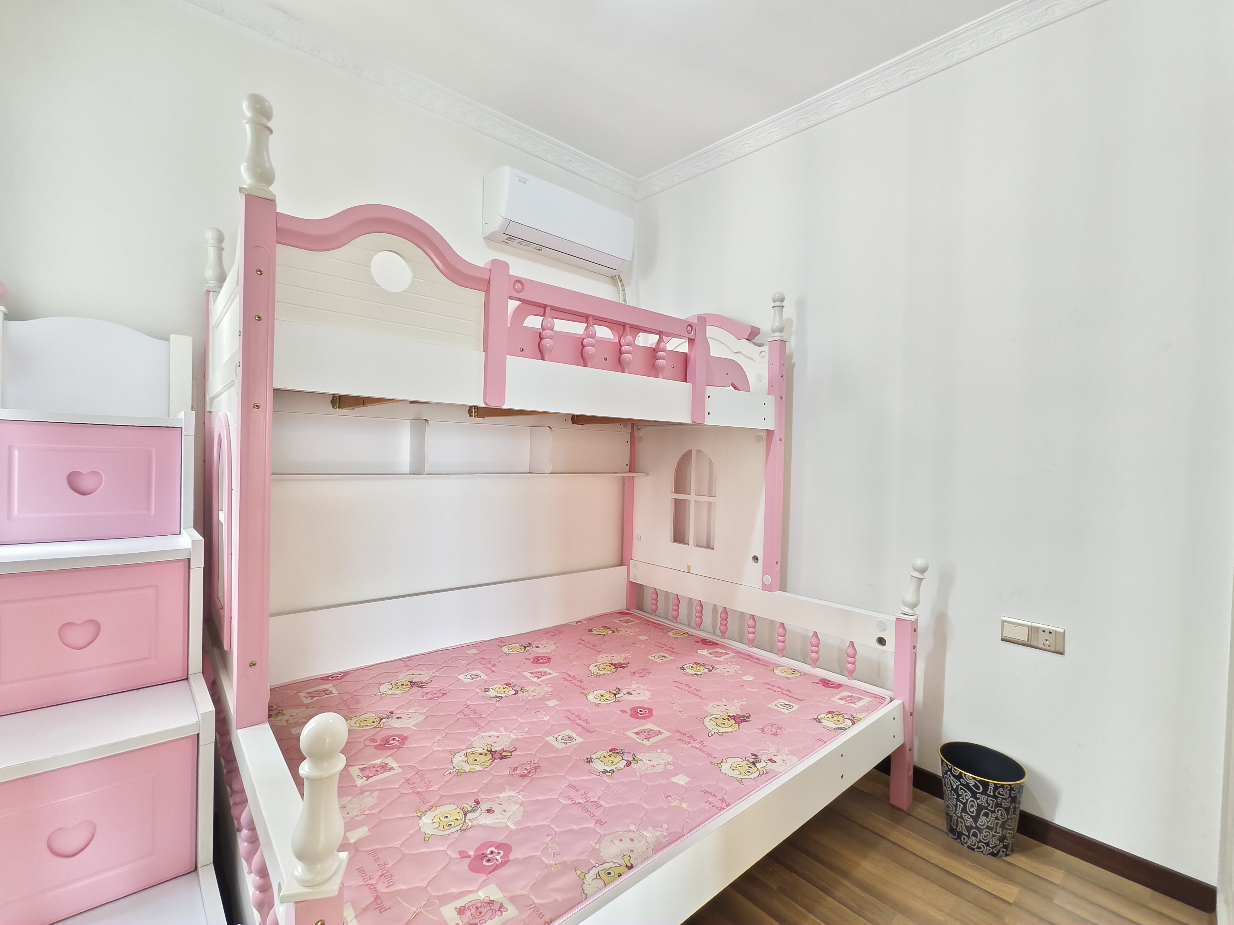 山城上品 1室0厅0卫 1800.0元/月 山城上品 1室0厅0卫 1800.0元/月室内图