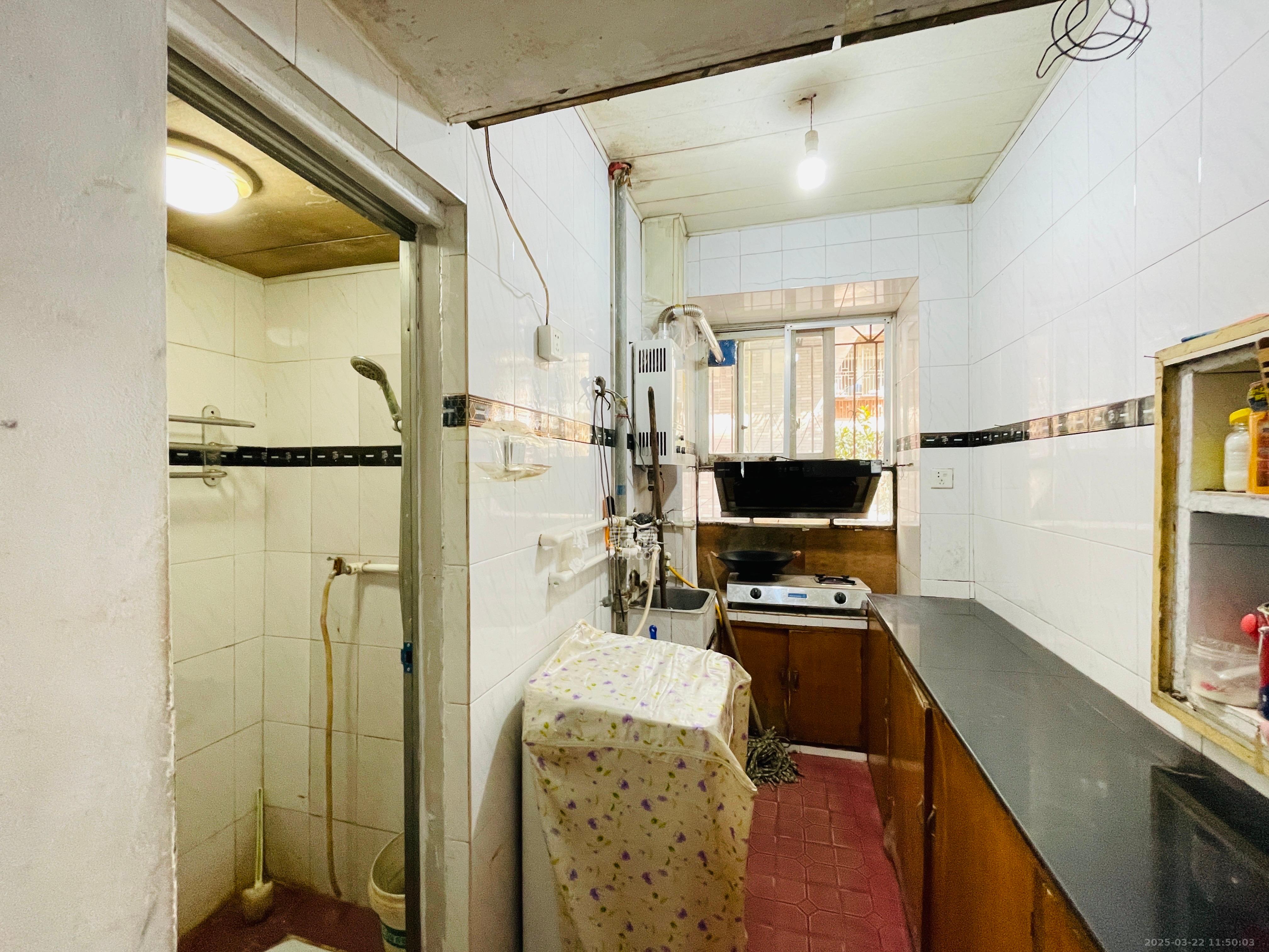 军属新村 1室1厅1卫 1200.0元/月 军属新村 1室1厅1卫 1200.0元/月室内图