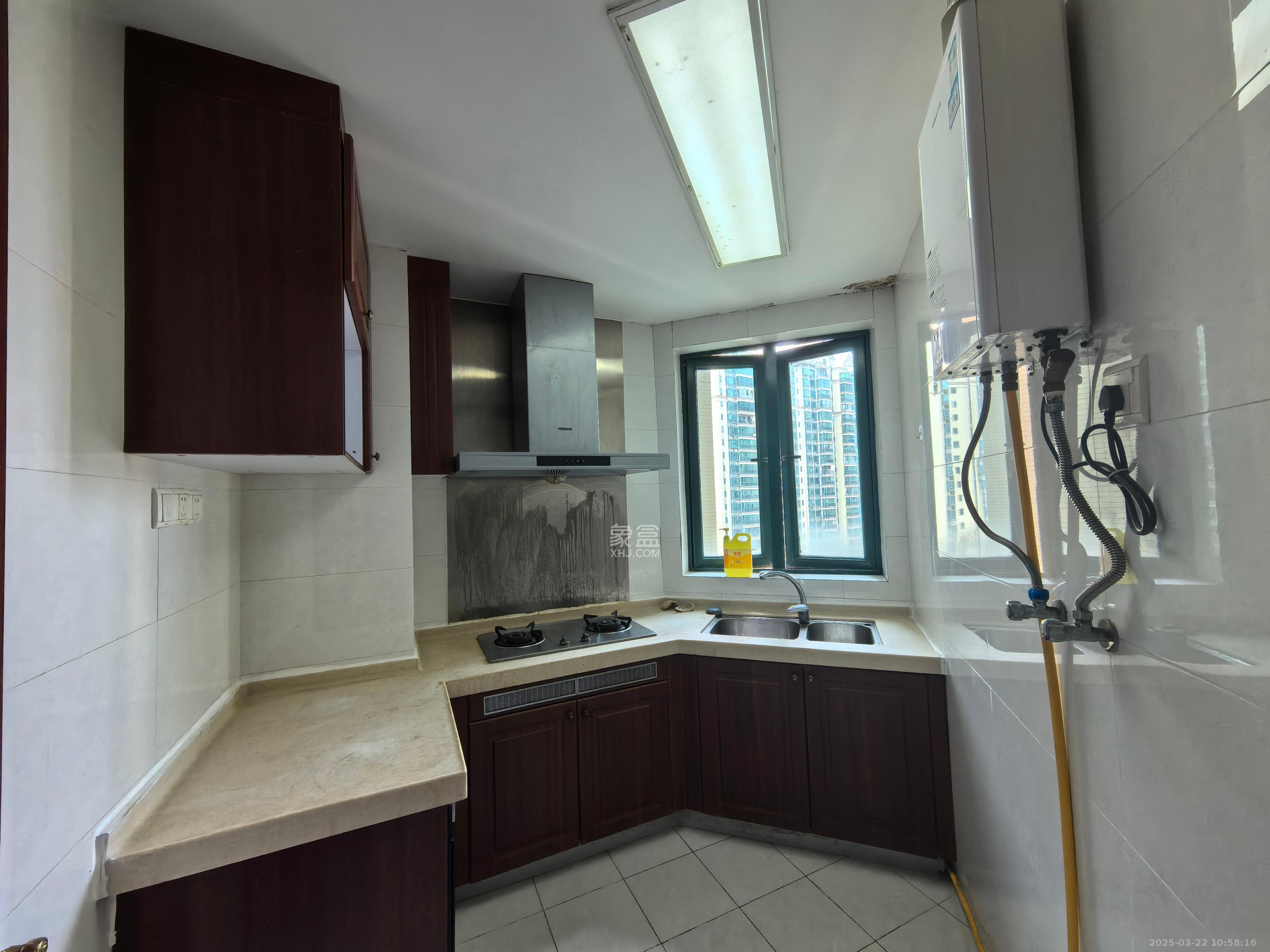 恒大绿洲 2室2厅2卫 2200.0元/月 恒大绿洲 2室2厅2卫 2200.0元/月室内图