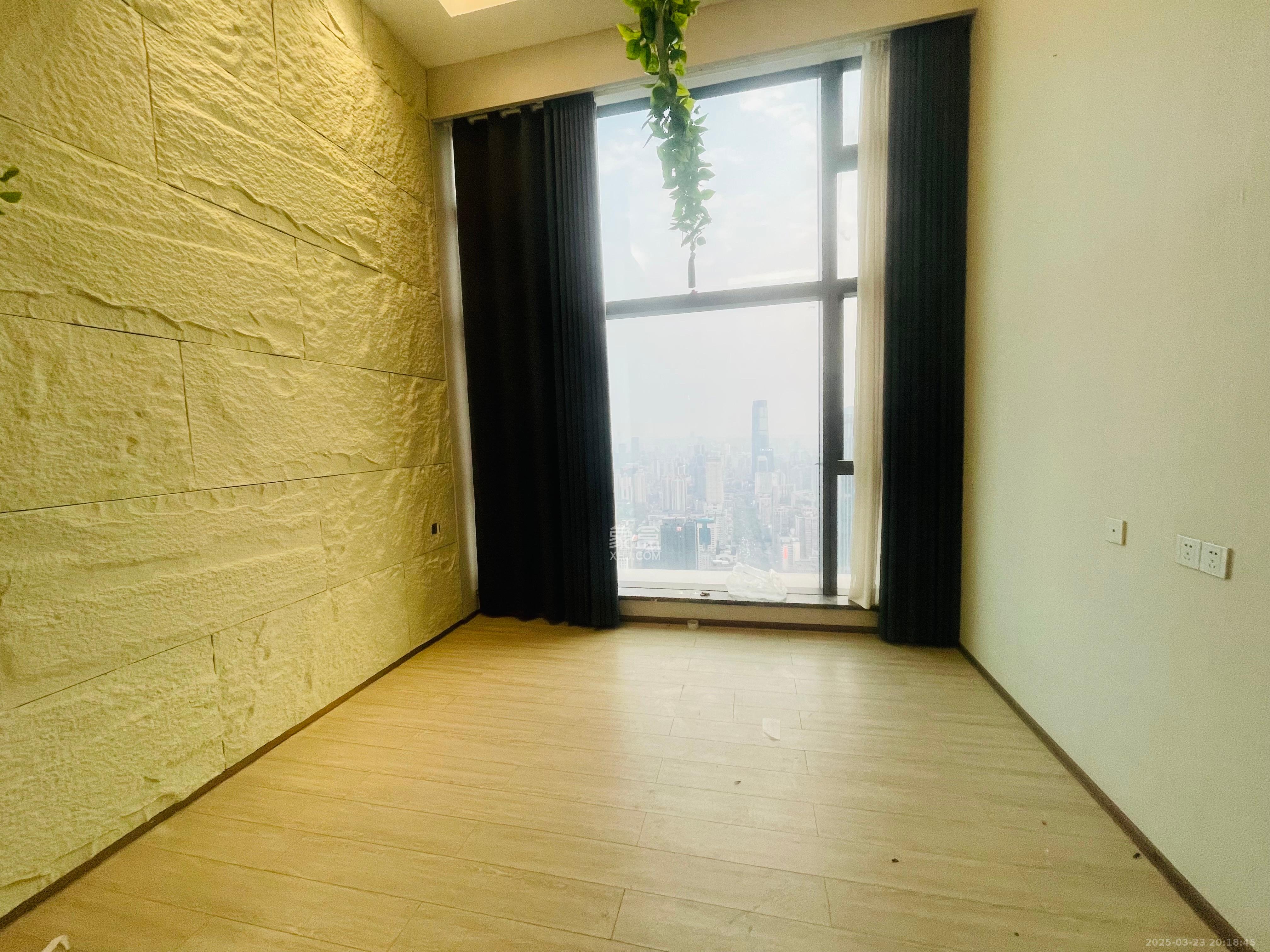 华远华时代  4室2厅2卫   4800.00元/月室内图
