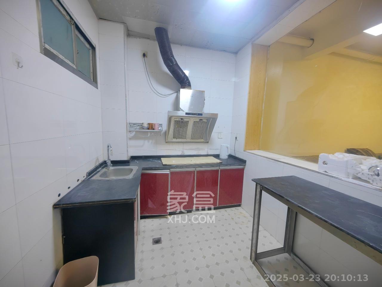 清水小区(浪琴湾清水小区) 3室2厅1卫 2400.0元/月 清水小区(浪琴湾清水小区) 3室2厅1卫 2400.0元/月室内图