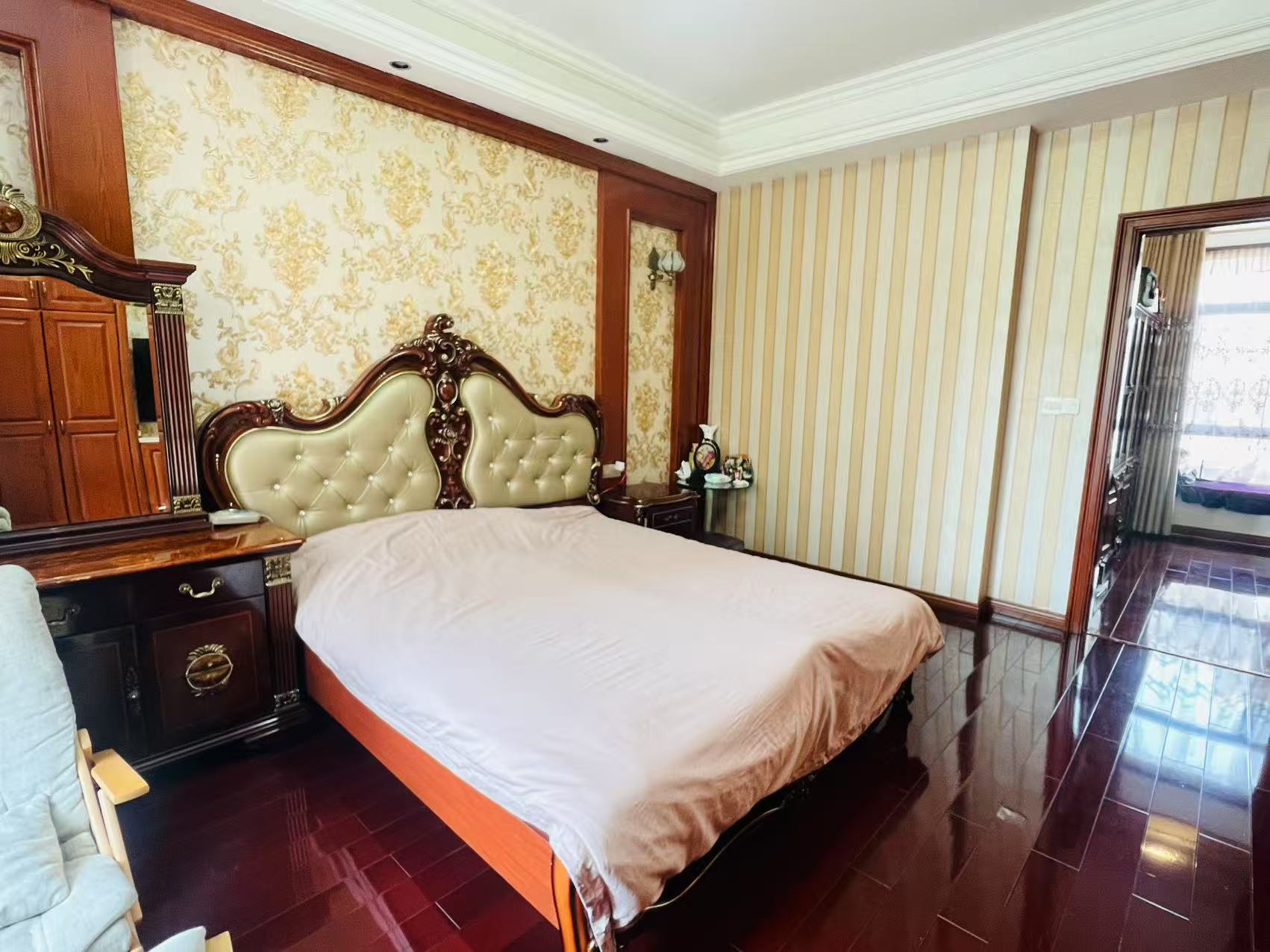 碧桂园 5室4厅3卫 308.0万 碧桂园 5室4厅3卫 308.0万室内图