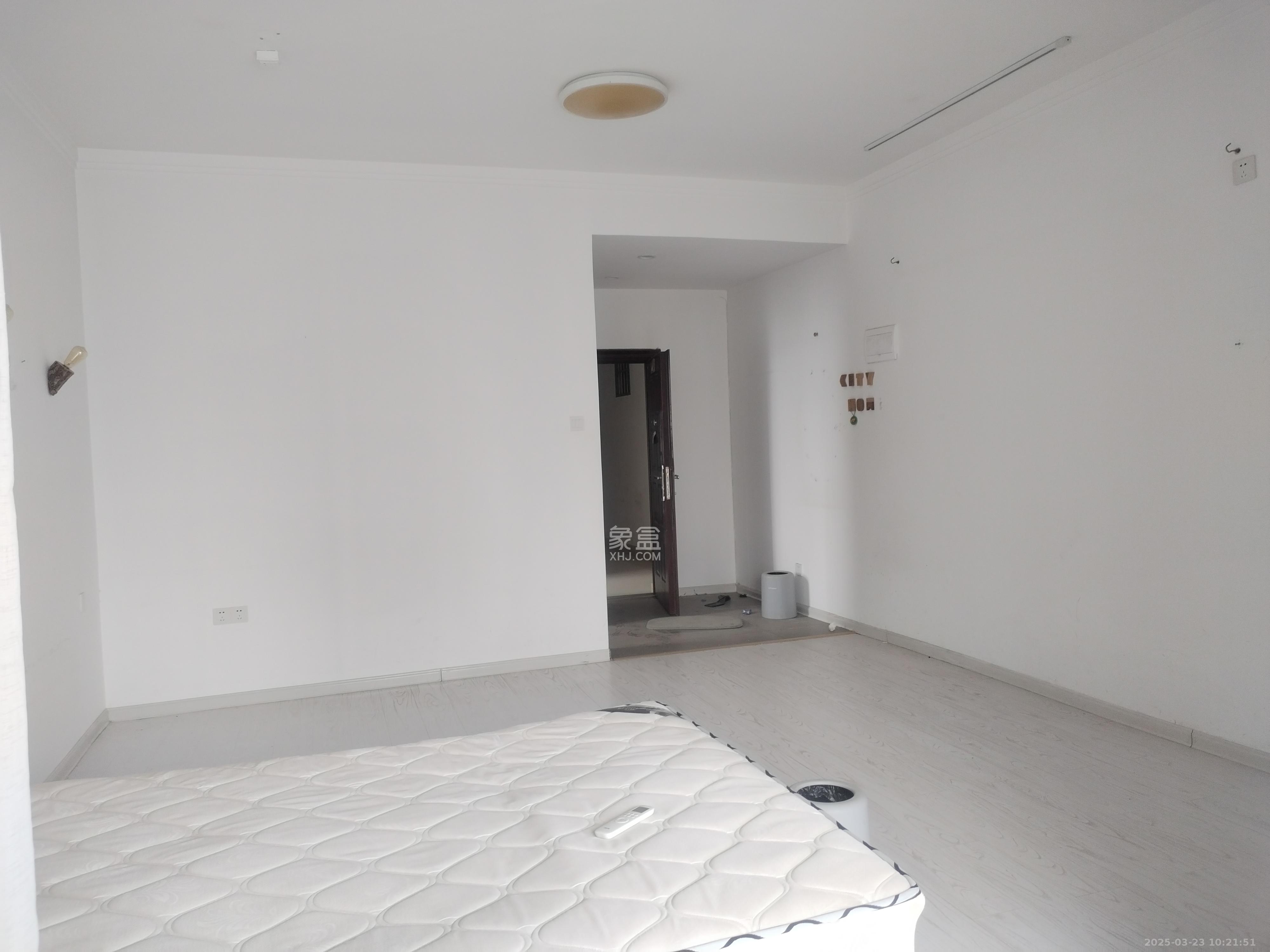 君临国际  1室1厅1卫    2200.0元/月 君临国际  1室1厅1卫    2200.0元/月室内图1