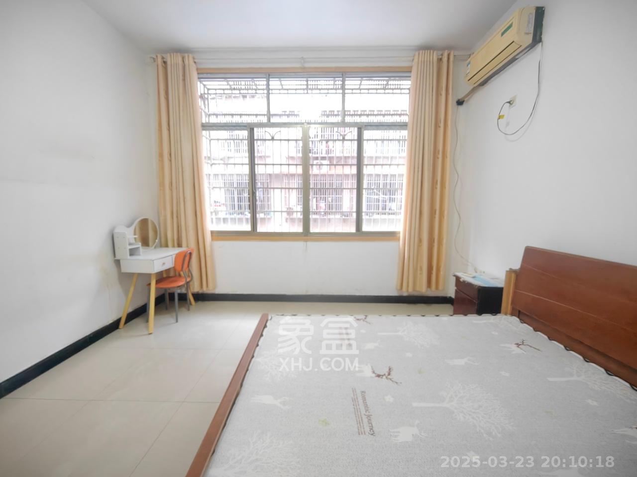 清水小区(浪琴湾清水小区) 3室2厅1卫 2400.0元/月 清水小区(浪琴湾清水小区) 3室2厅1卫 2400.0元/月室内图