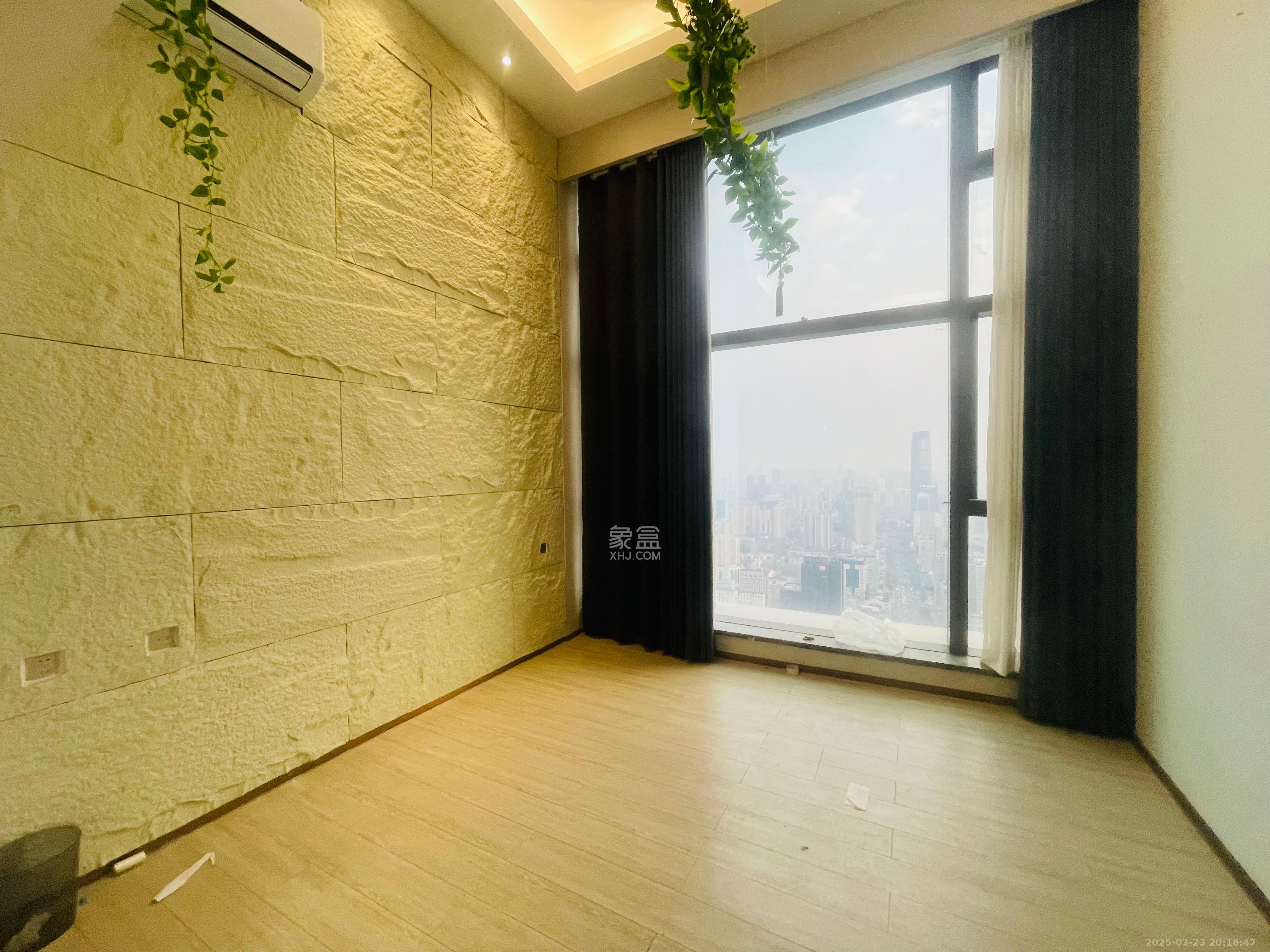 华远华时代  4室2厅2卫   4800.00元/月室内图