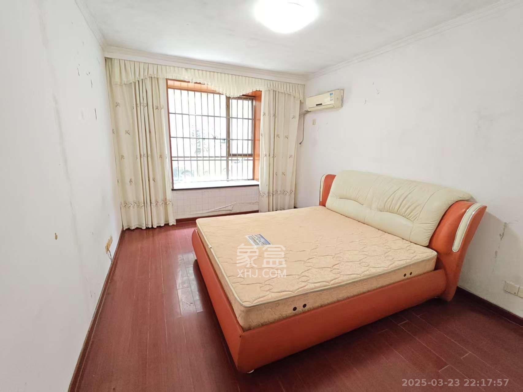 涉外花园  3室2厅2卫    2400.0元/月 涉外花园  3室2厅2卫    2400.0元/月室内图