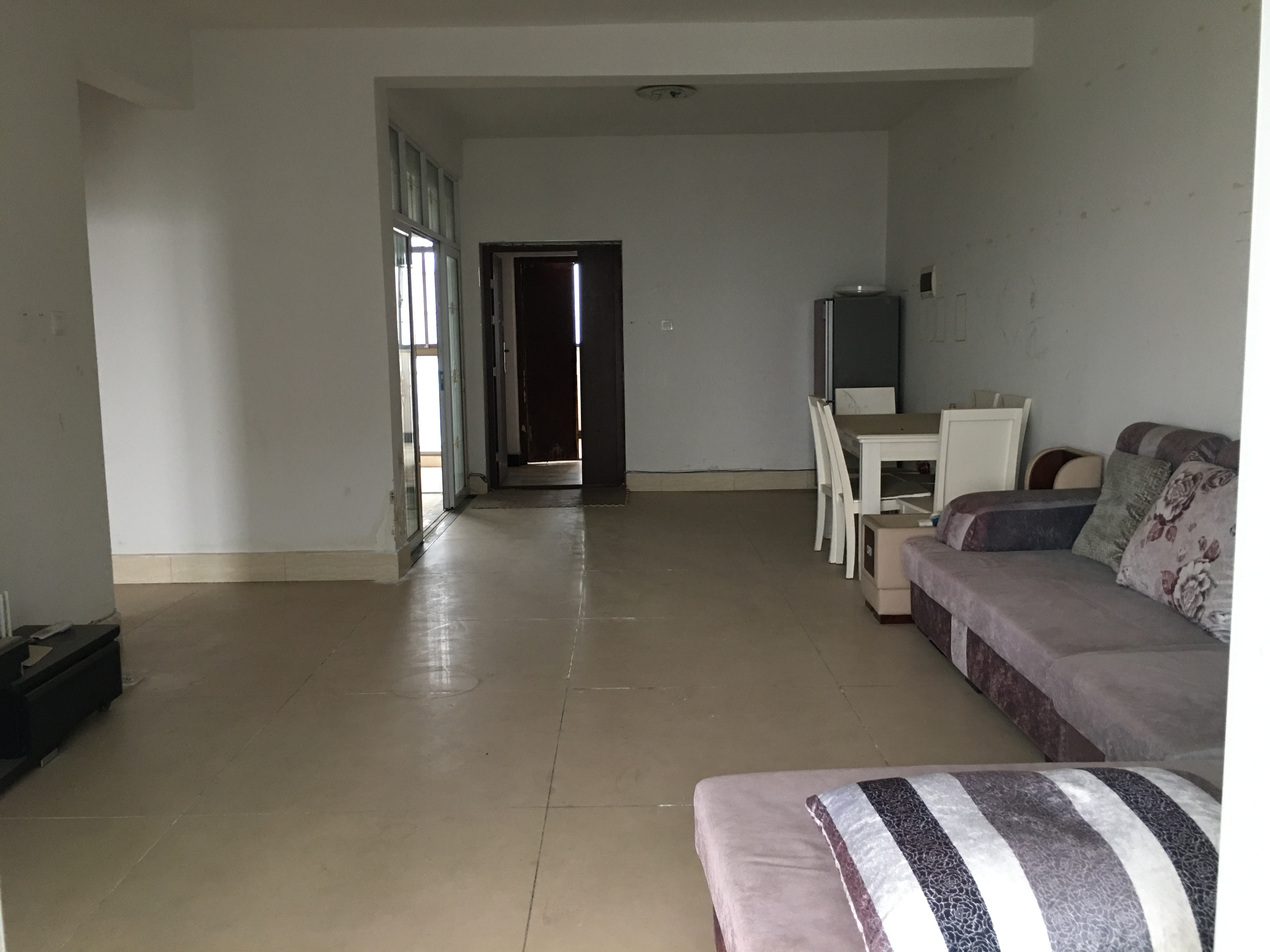 世纪嘉苑 3室2厅2卫 1600.0元/月 世纪嘉苑 3室2厅2卫 1600.0元/月室内图