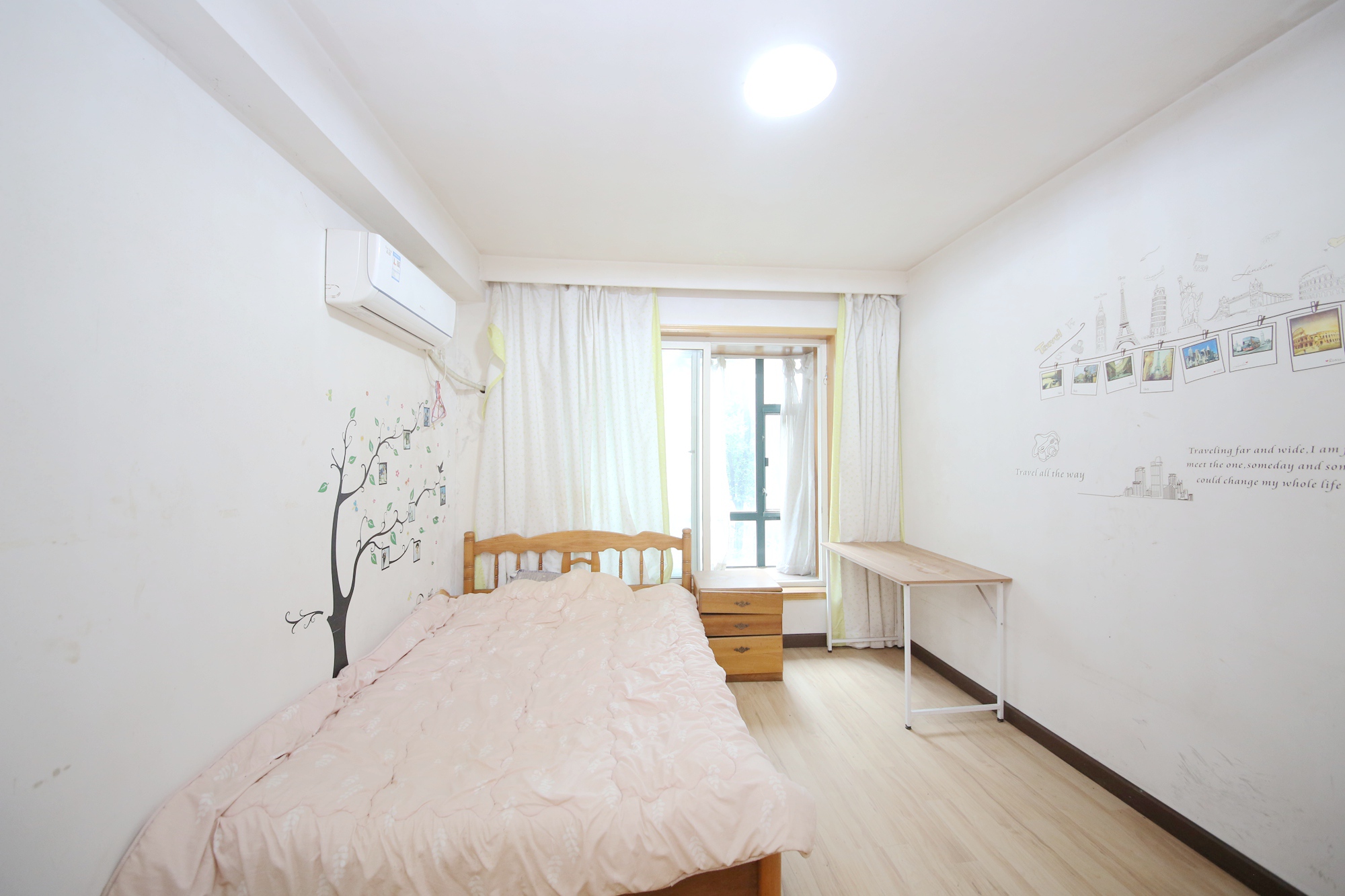 王府花园  3室2厅1卫   142.50万卧室