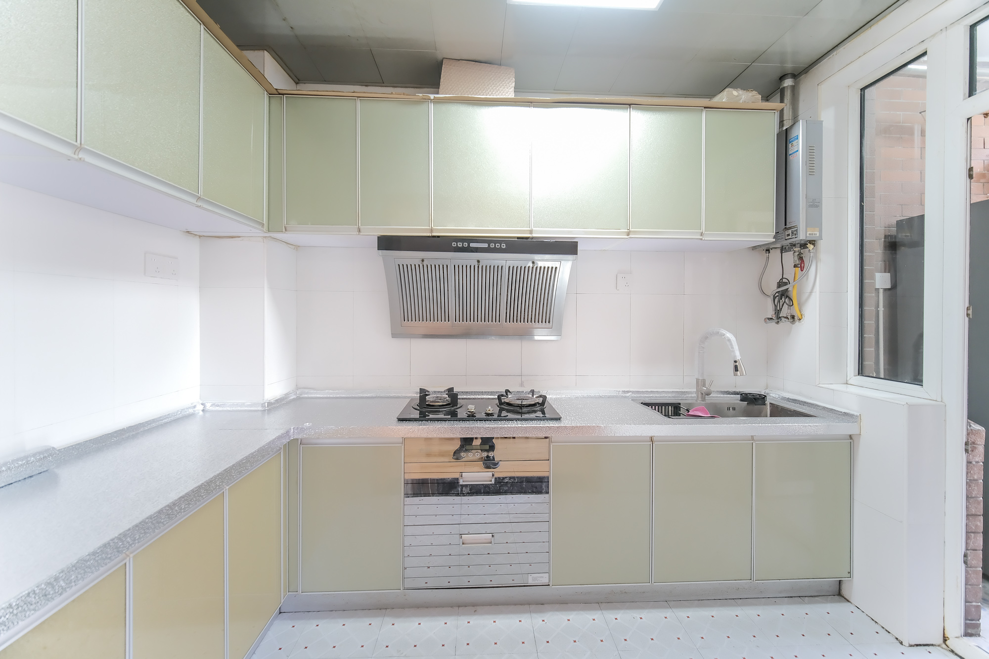 山水湾 2室2厅1卫 39.8万 山水湾 2室2厅1卫 39.8万厨房