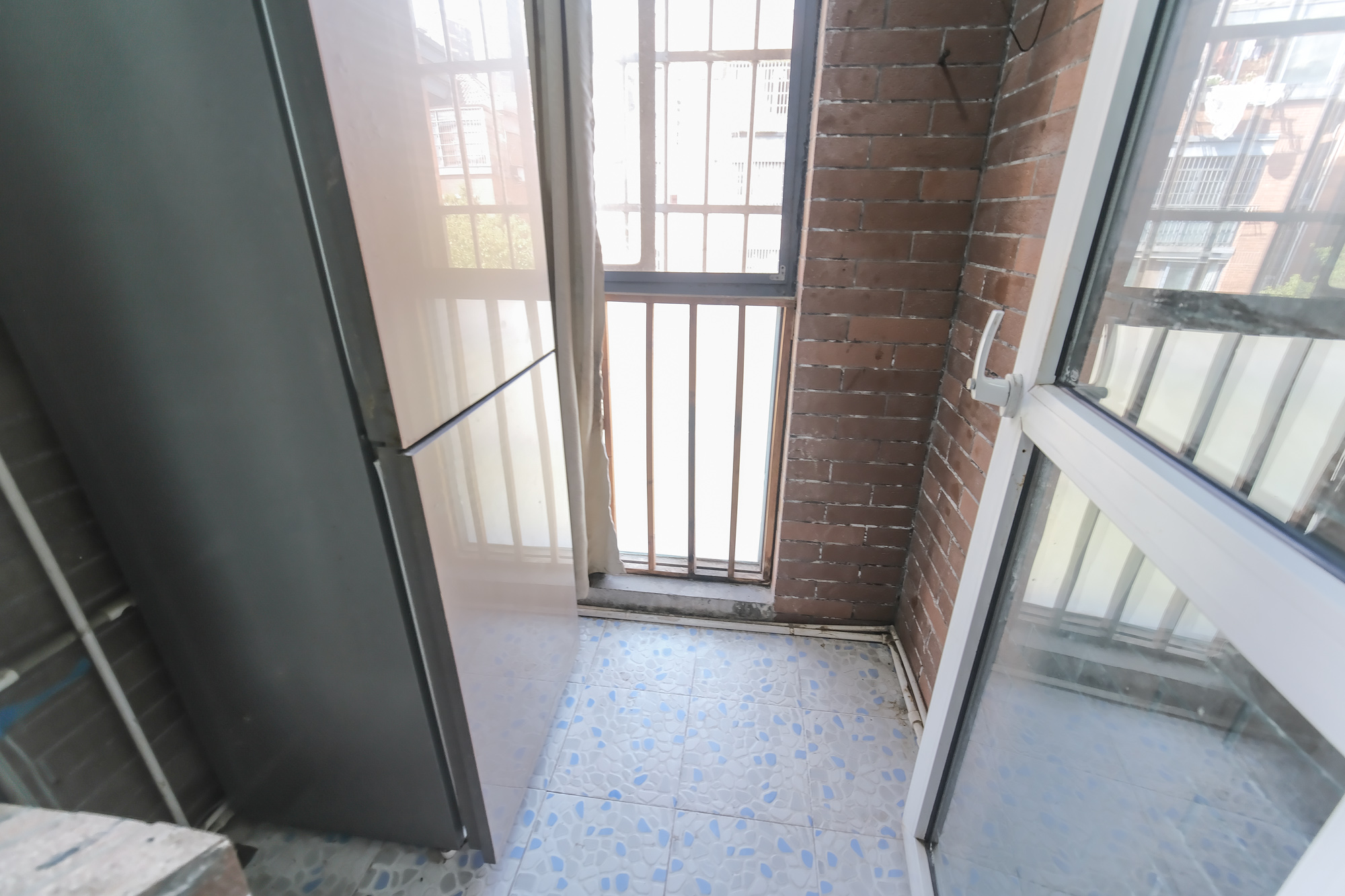 山水湾 2室2厅1卫 39.8万 山水湾 2室2厅1卫 39.8万阳台